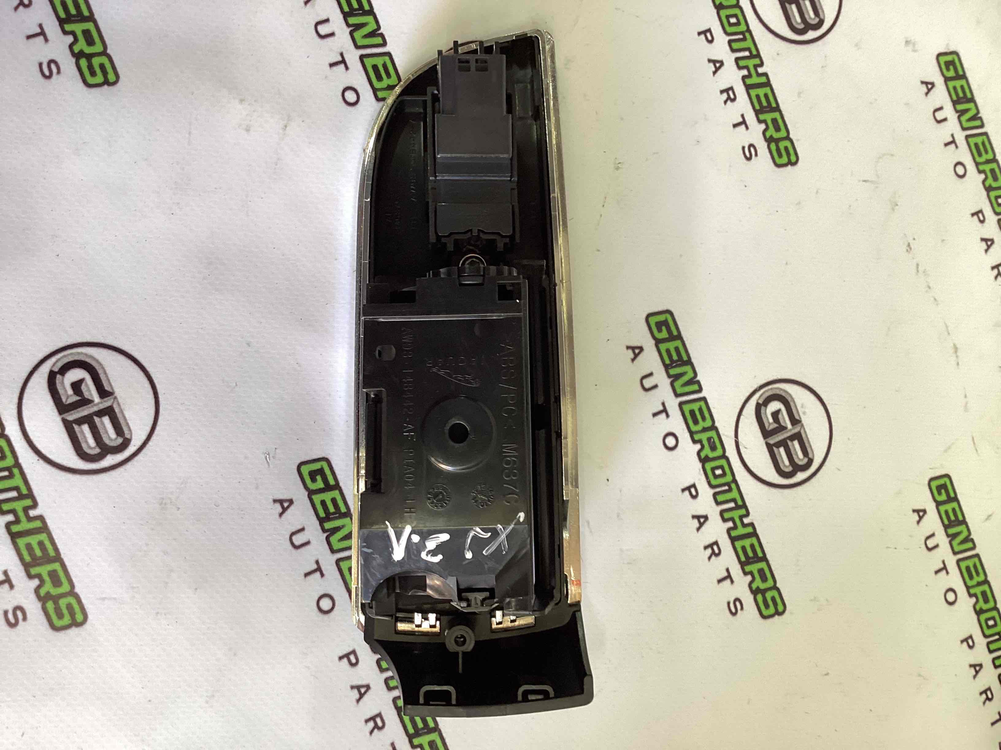 Кнопки керування склопідйомниками