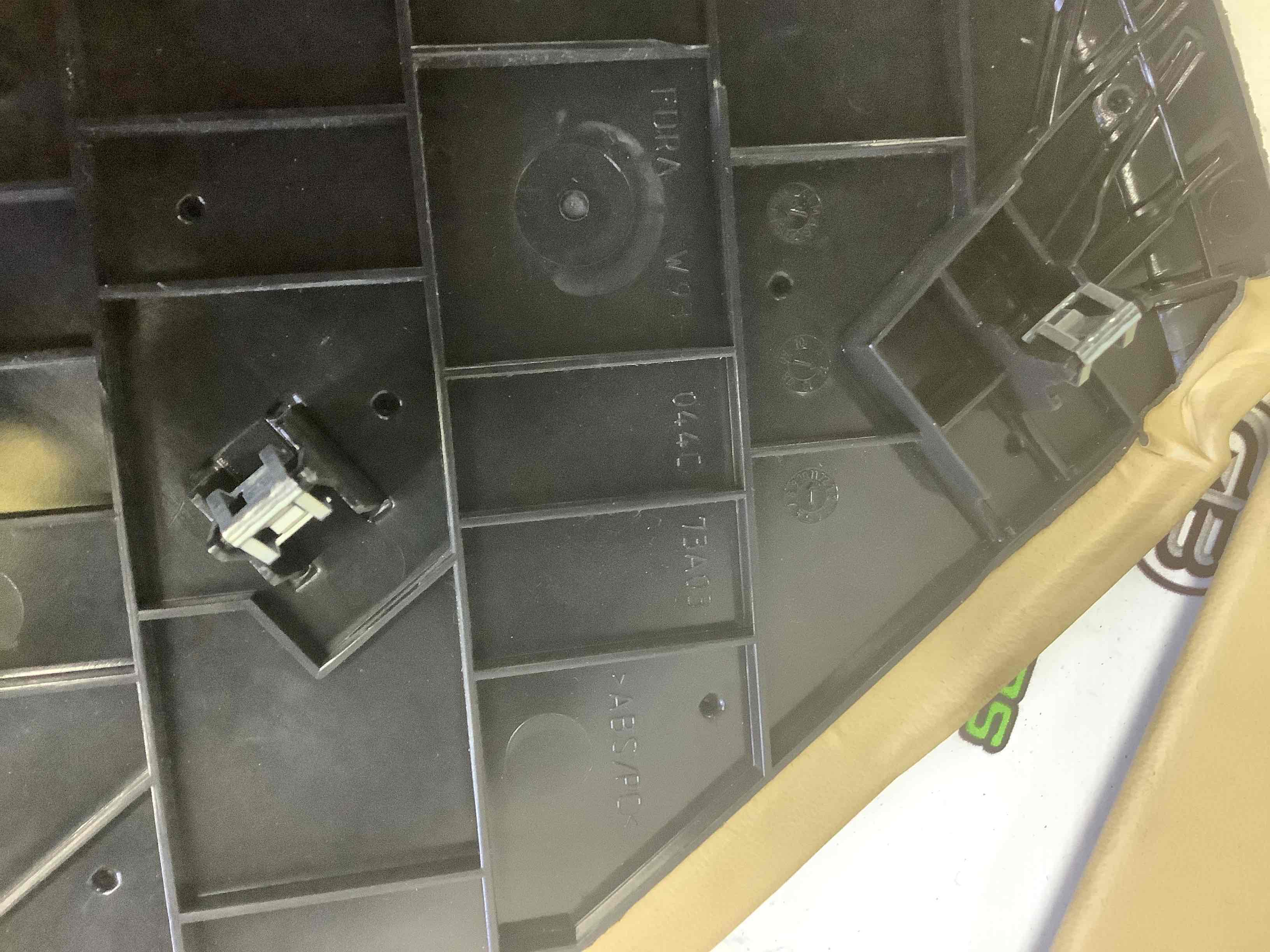 Оздоблення центральної консолі