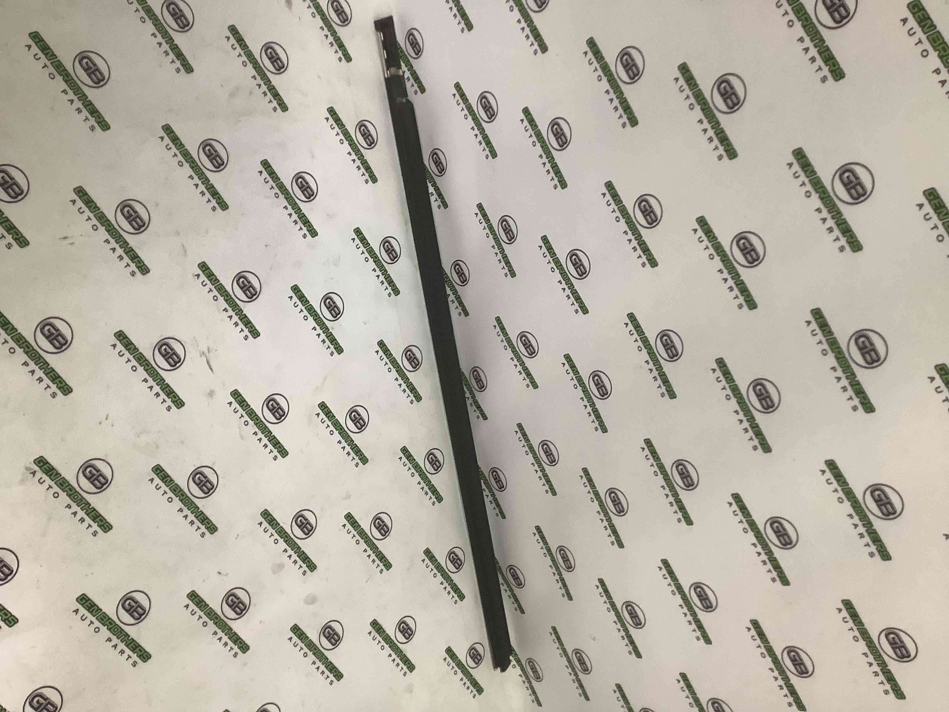 Молдинг двері передньої лівої