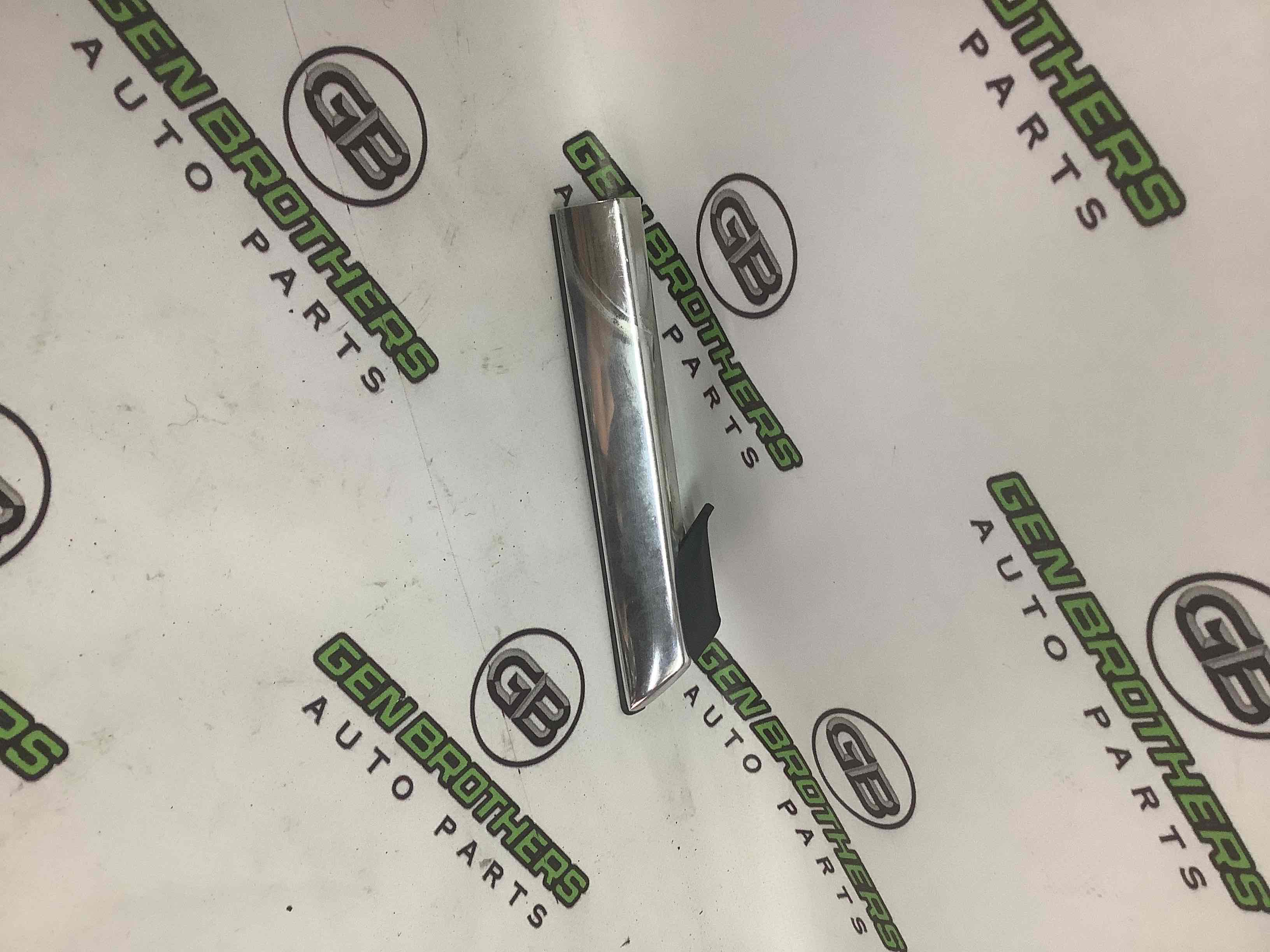 Молдинг двері передньої лівої