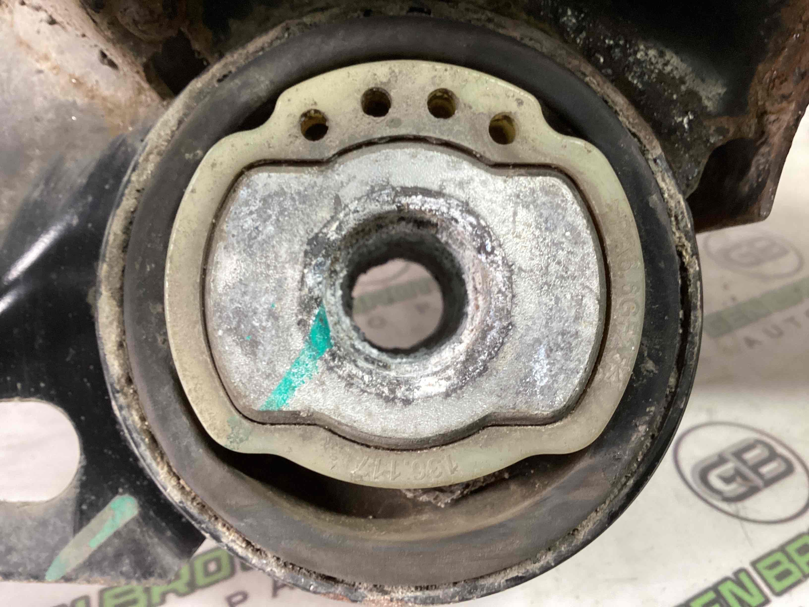 Балка підвіски задня підрамник