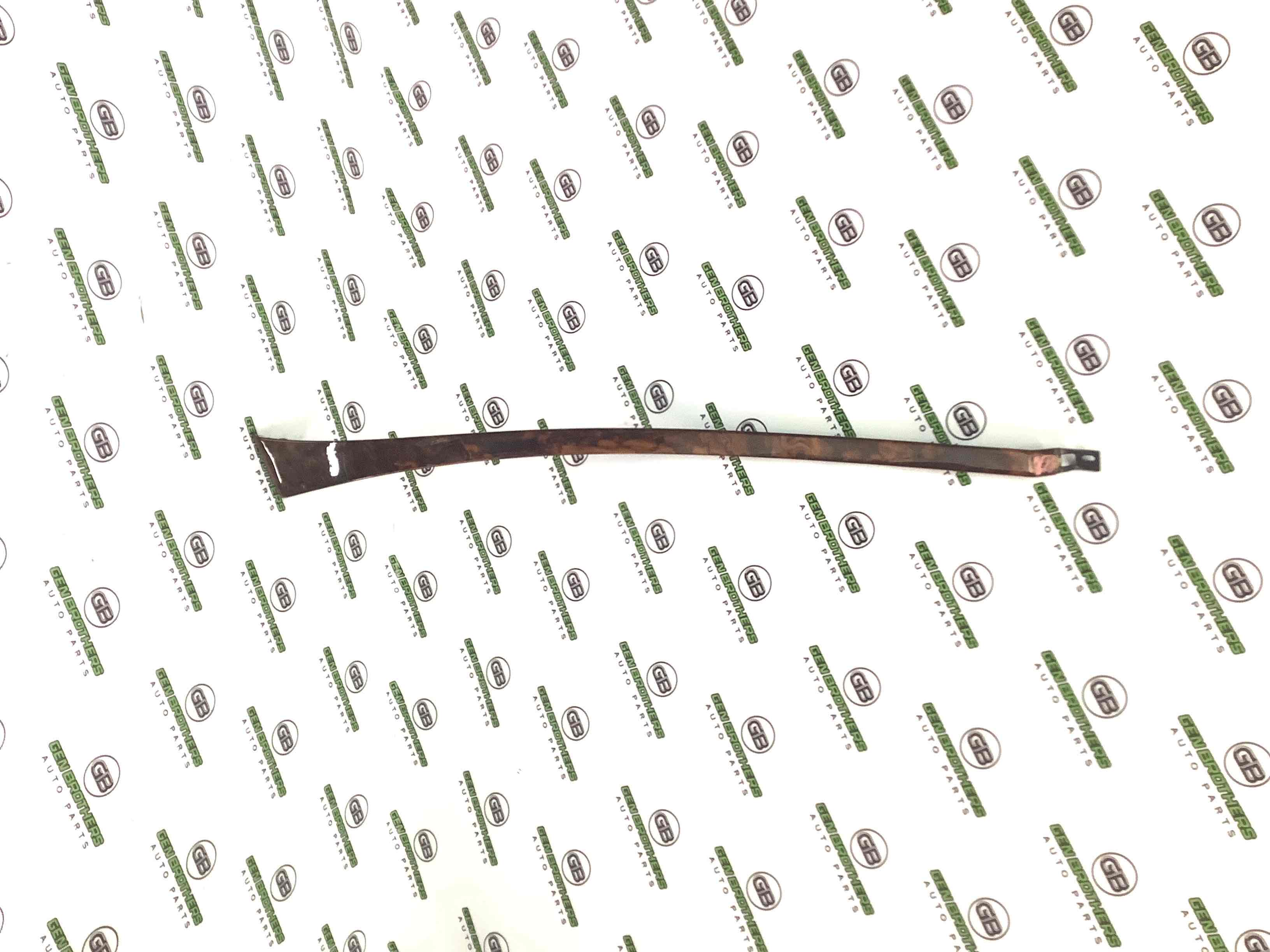 Обшивка панелі приладів торпедо