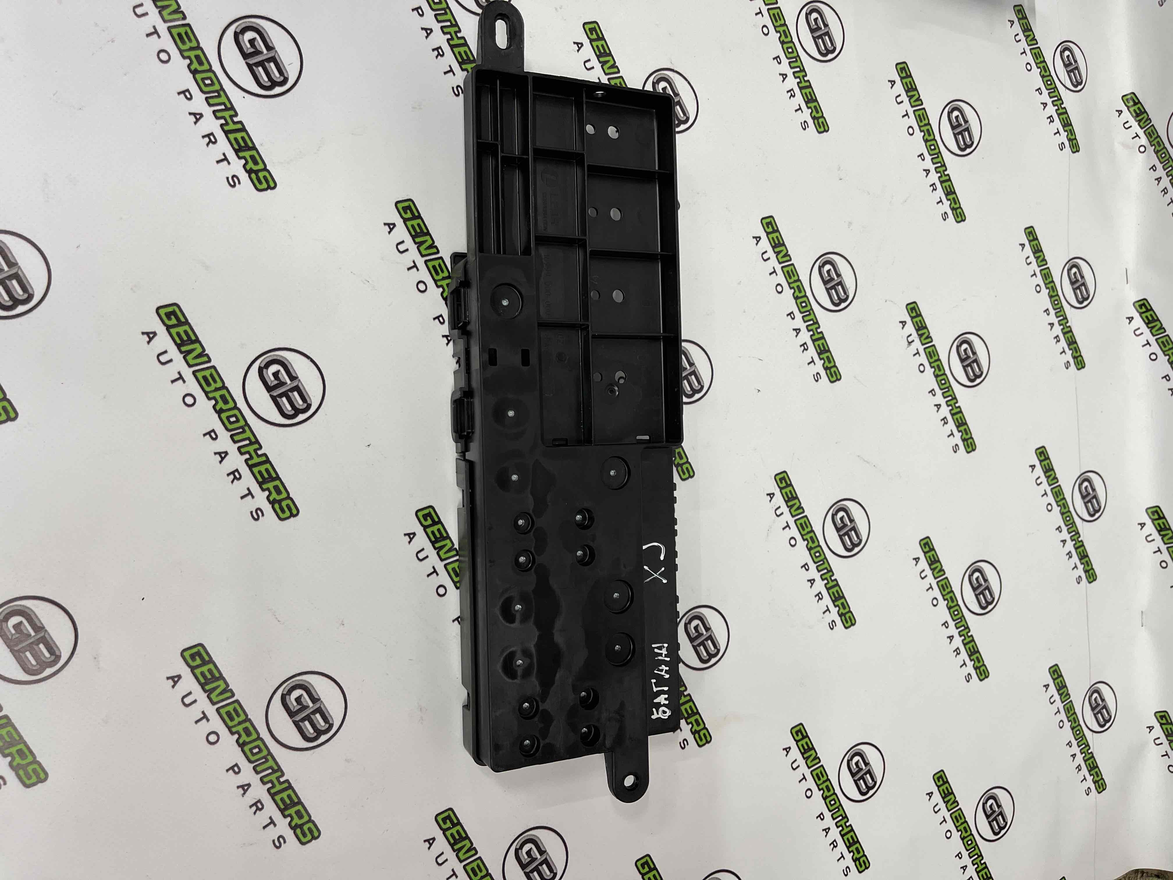 Блок запобіжників (блок реле)