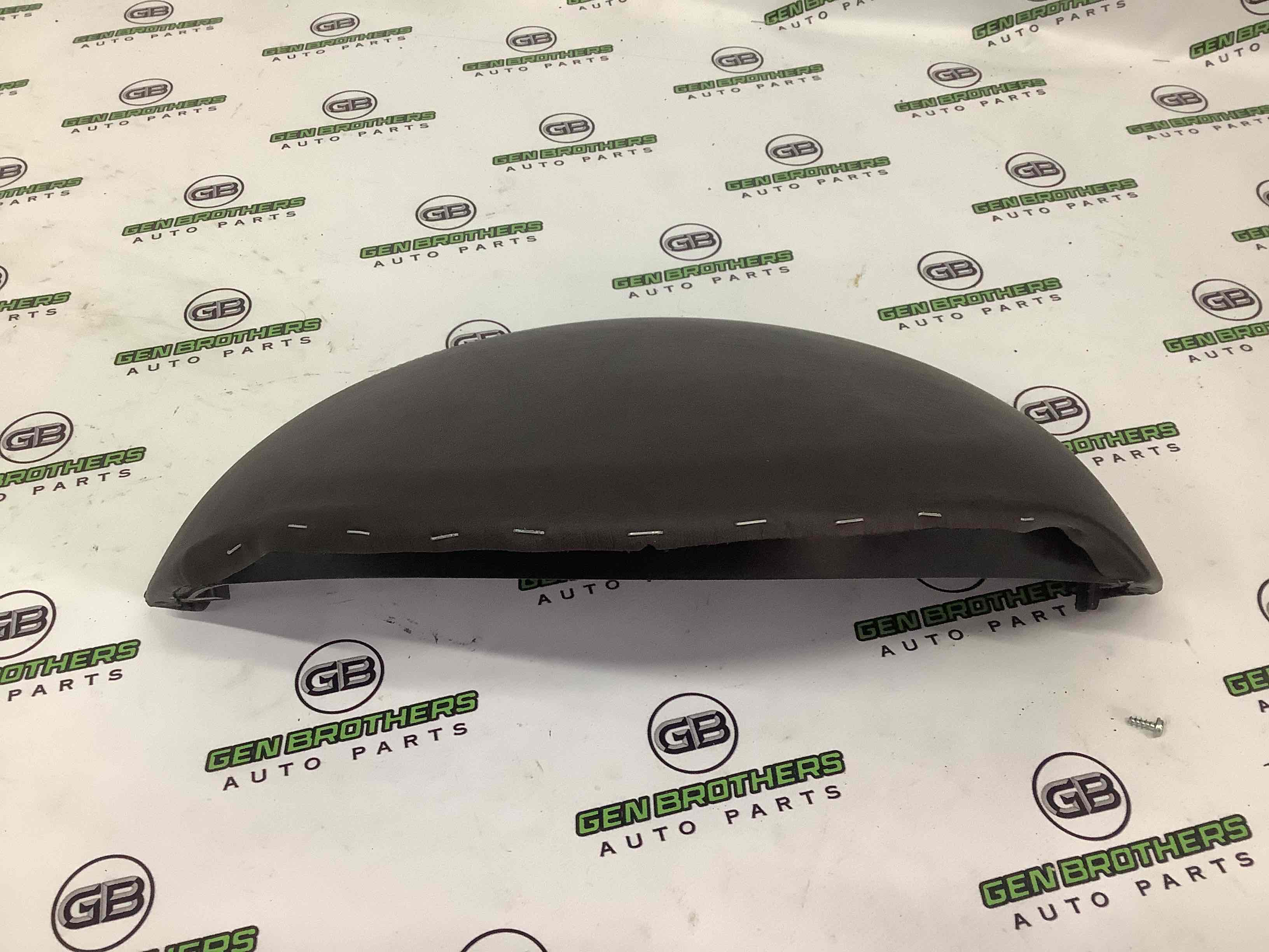 Обшивка панелі приладів торпедо