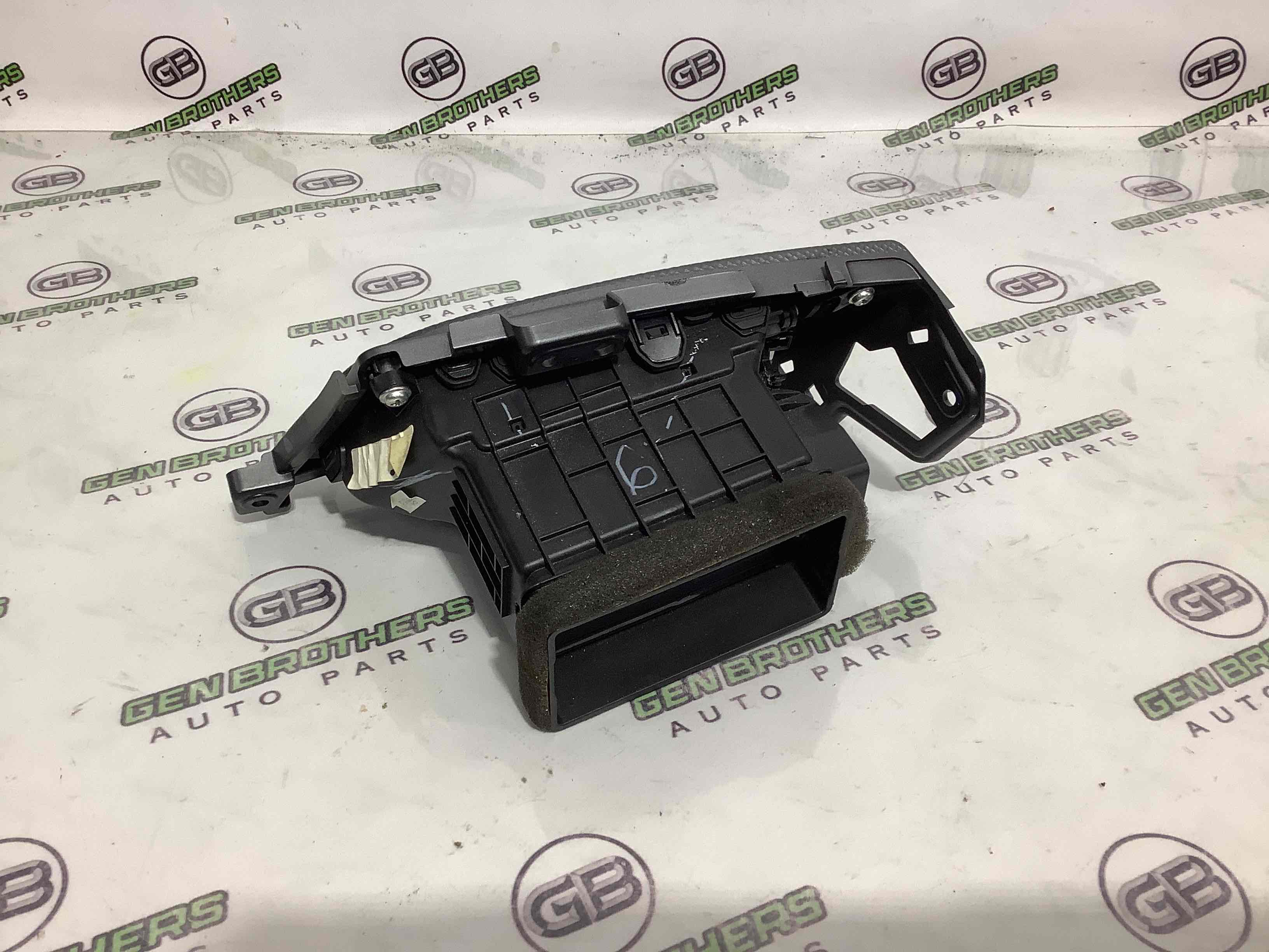 Дефлектор обдування салону