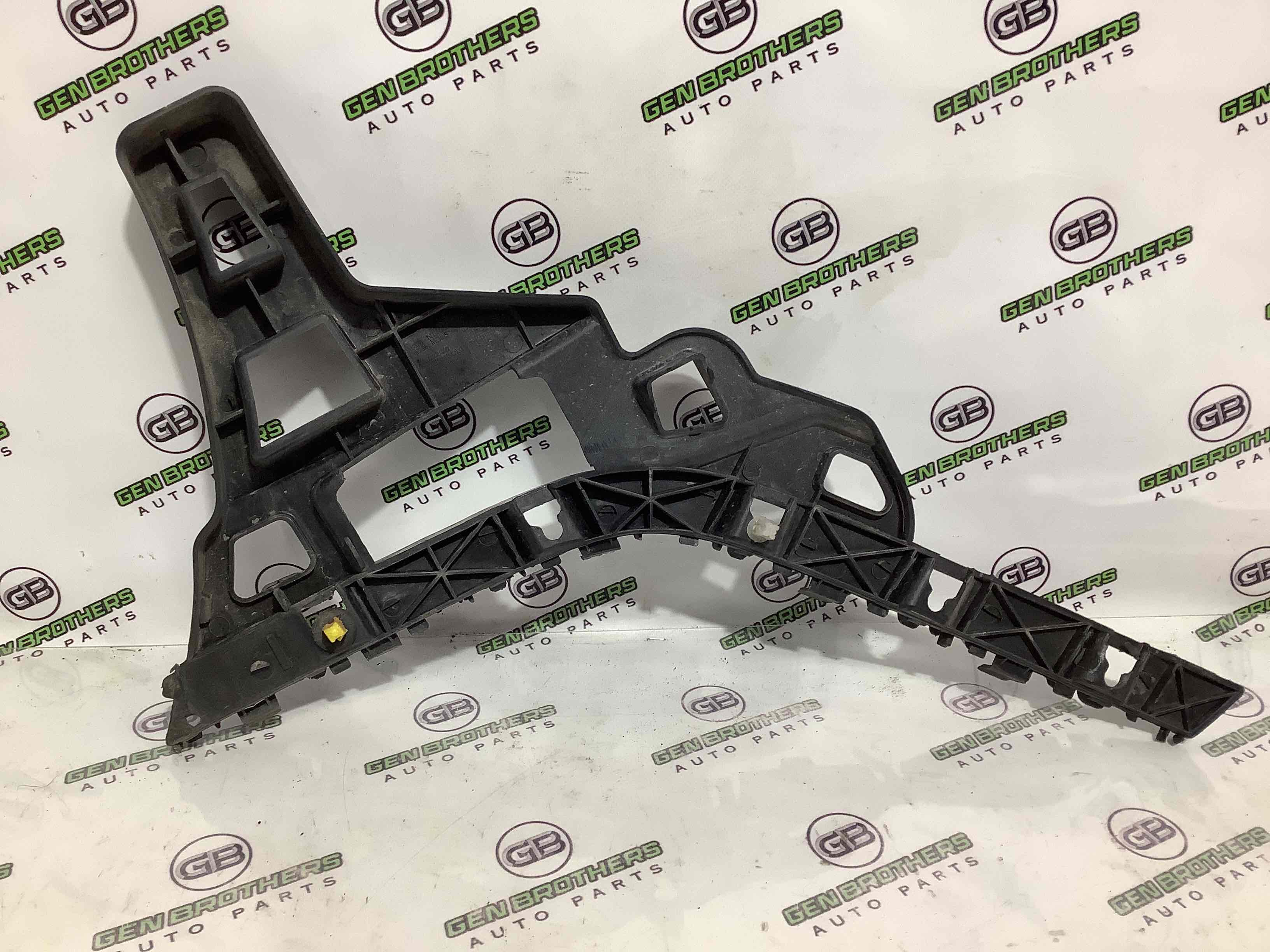 Кріплення заднього бампера ліве