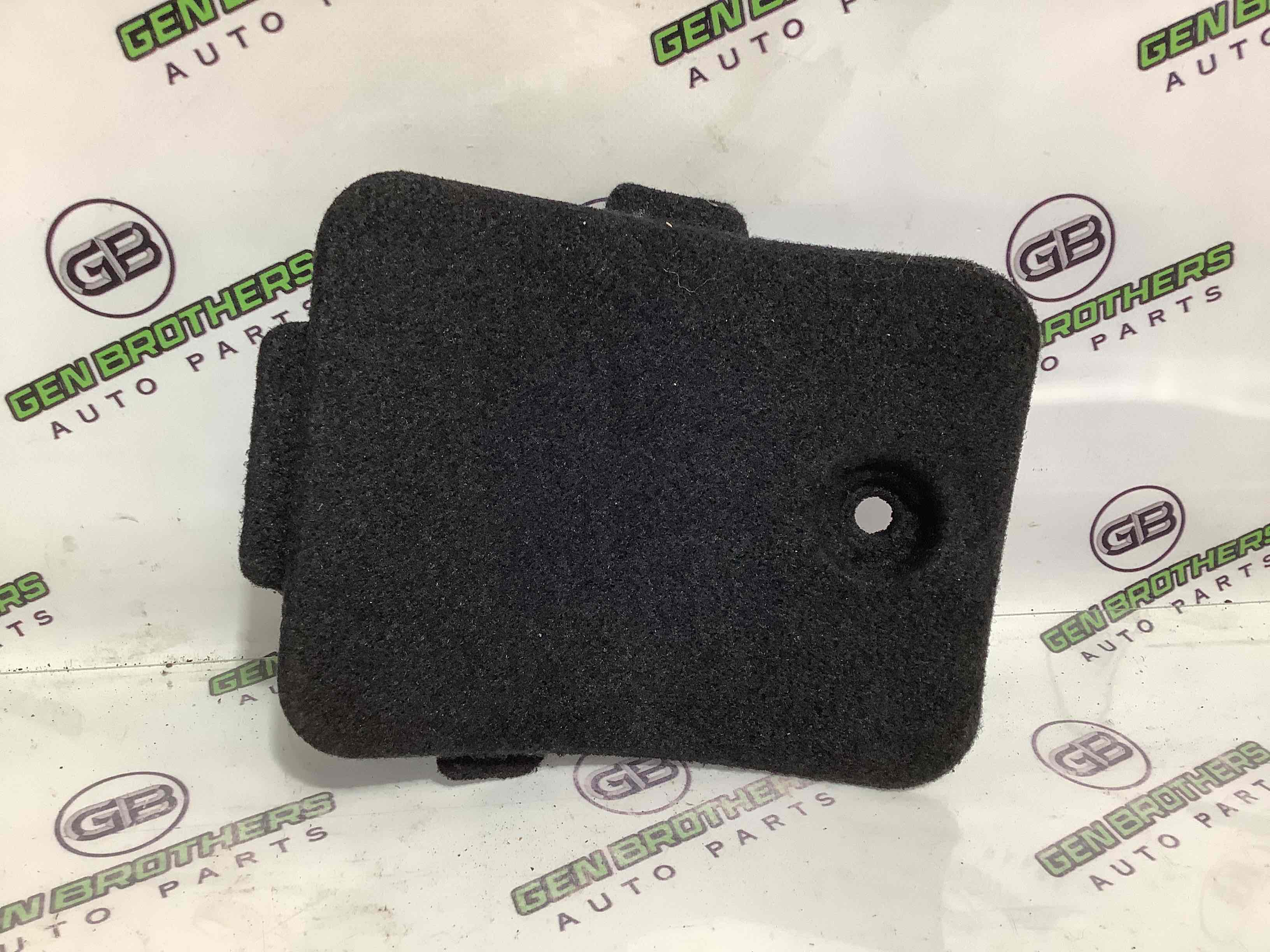 Елементи оздоблення багажника