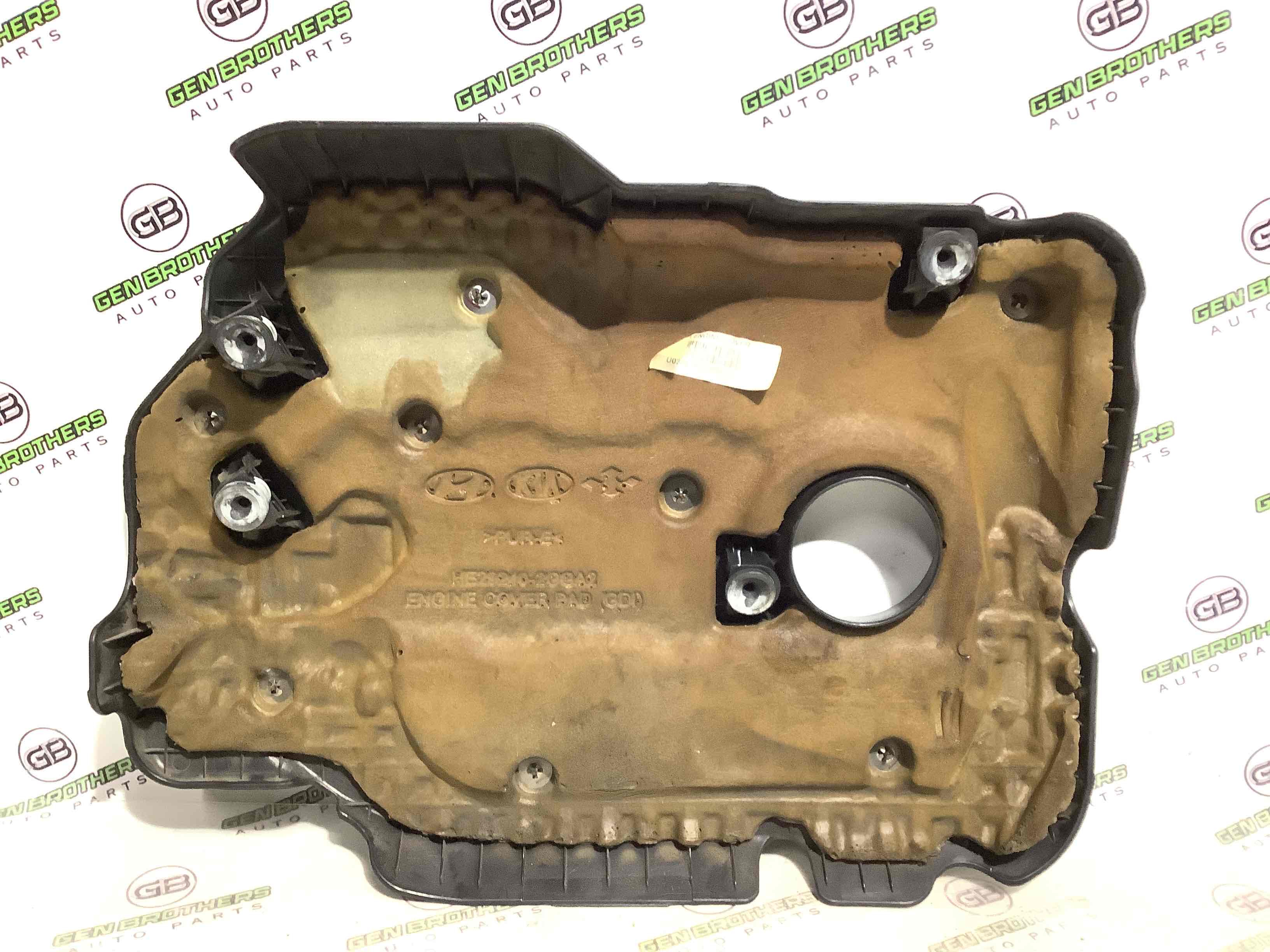 Кришка двигуна декоративна