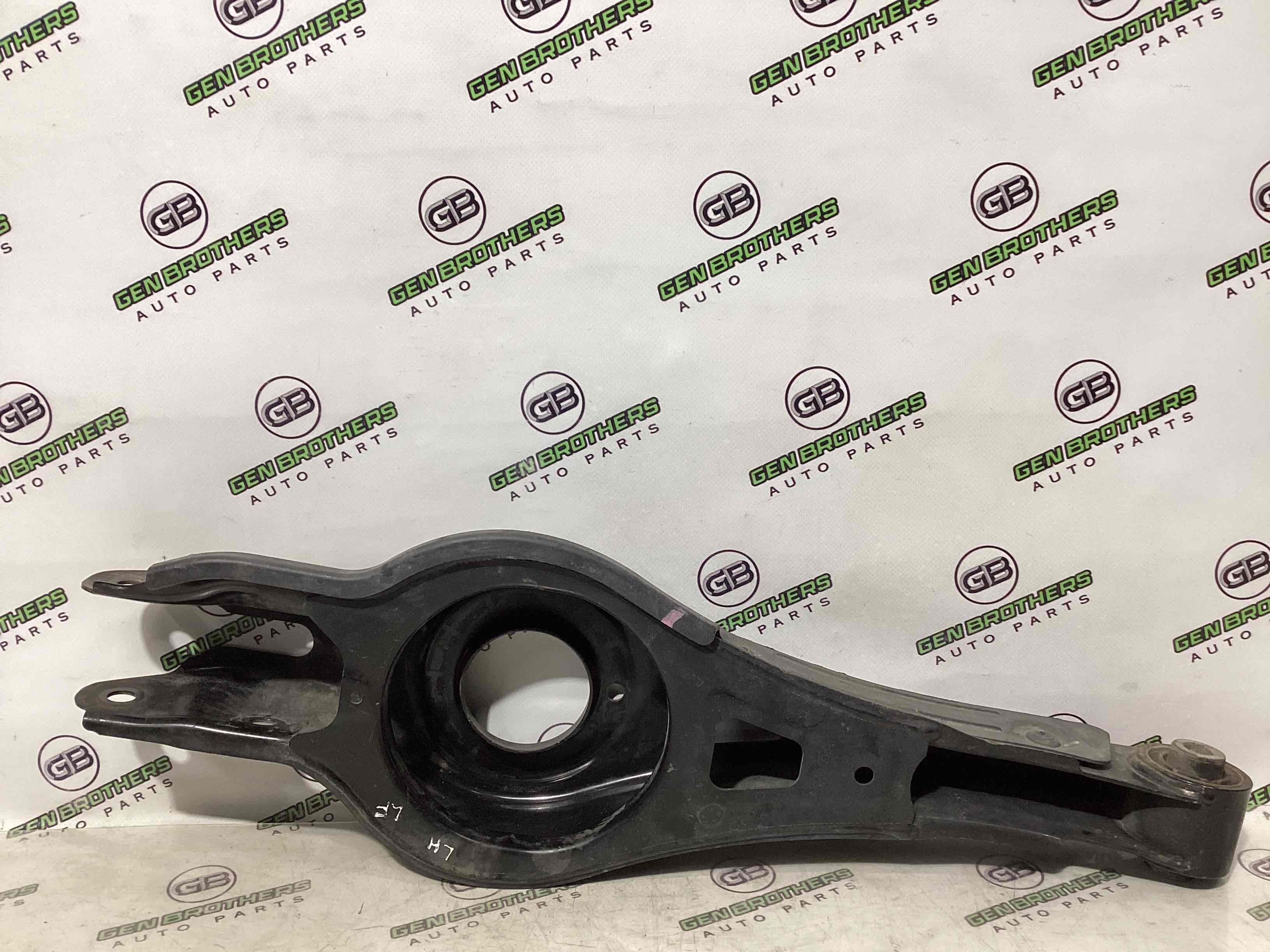 Важіль задній лівий