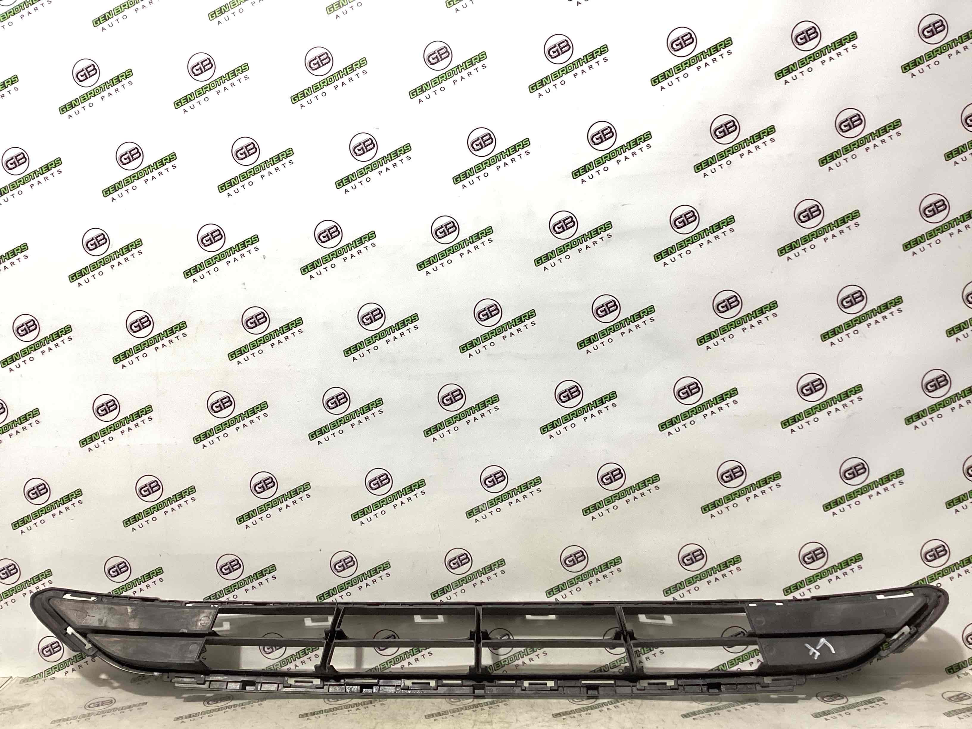 Заглушка, вставка решітка в бампер