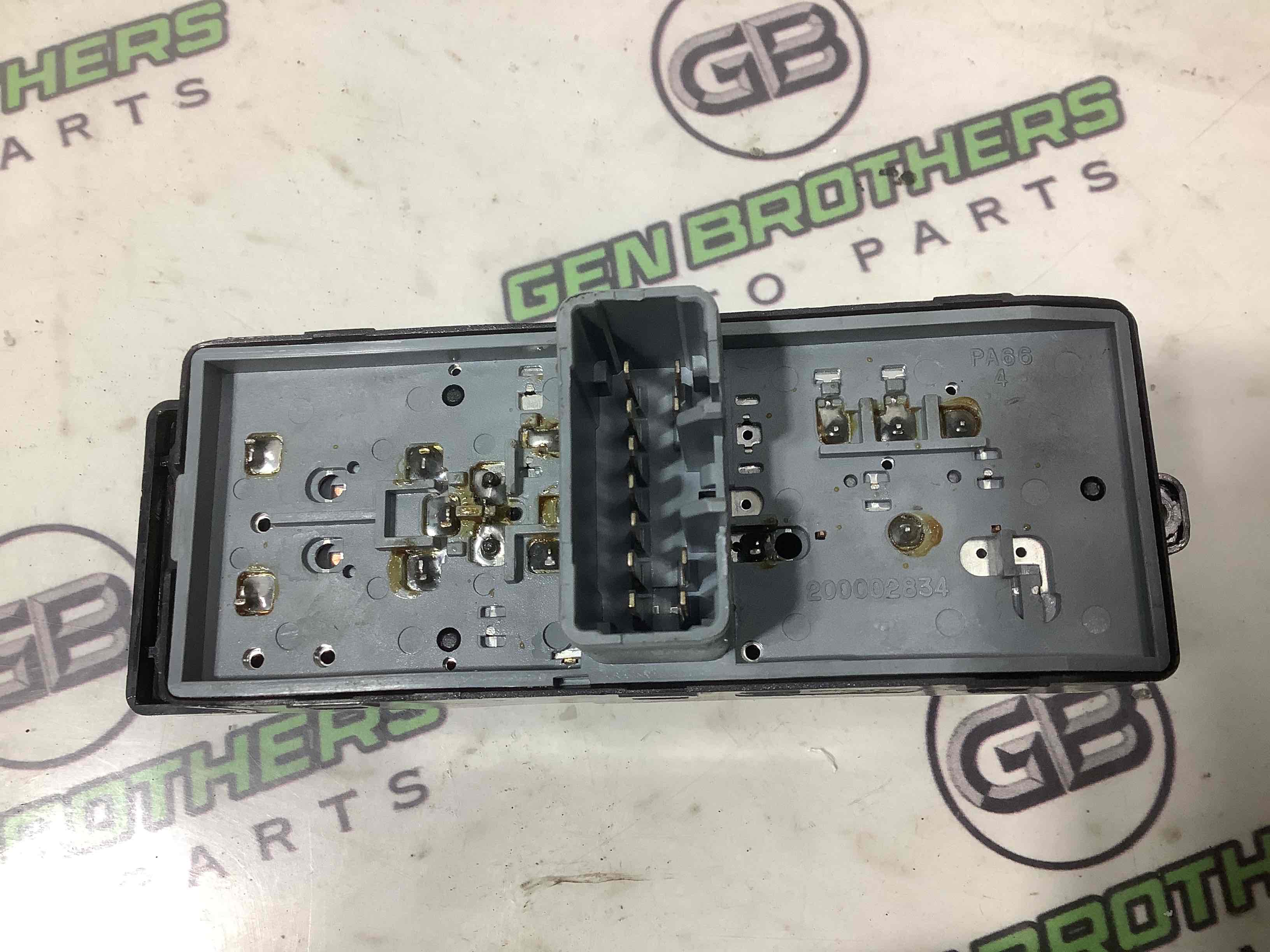 Кнопки керування склопідйомниками