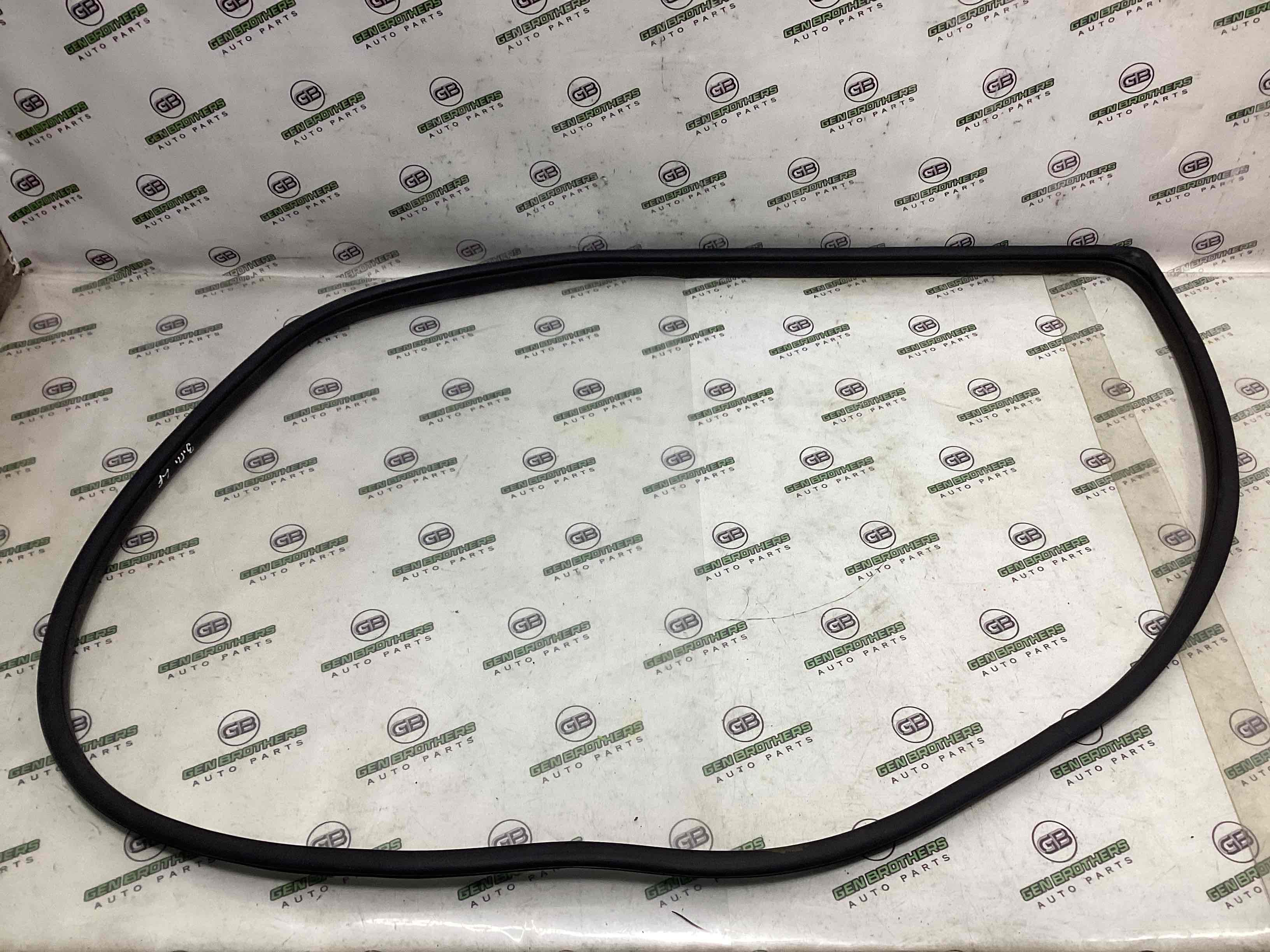 Ущільнювач скла, двері