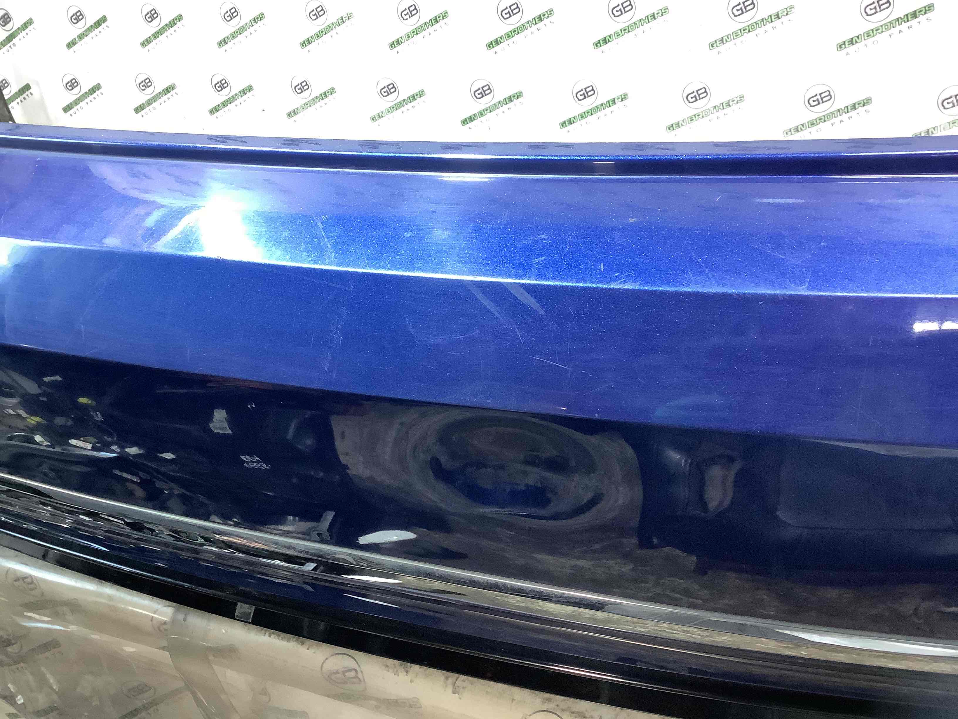 Бампер задній