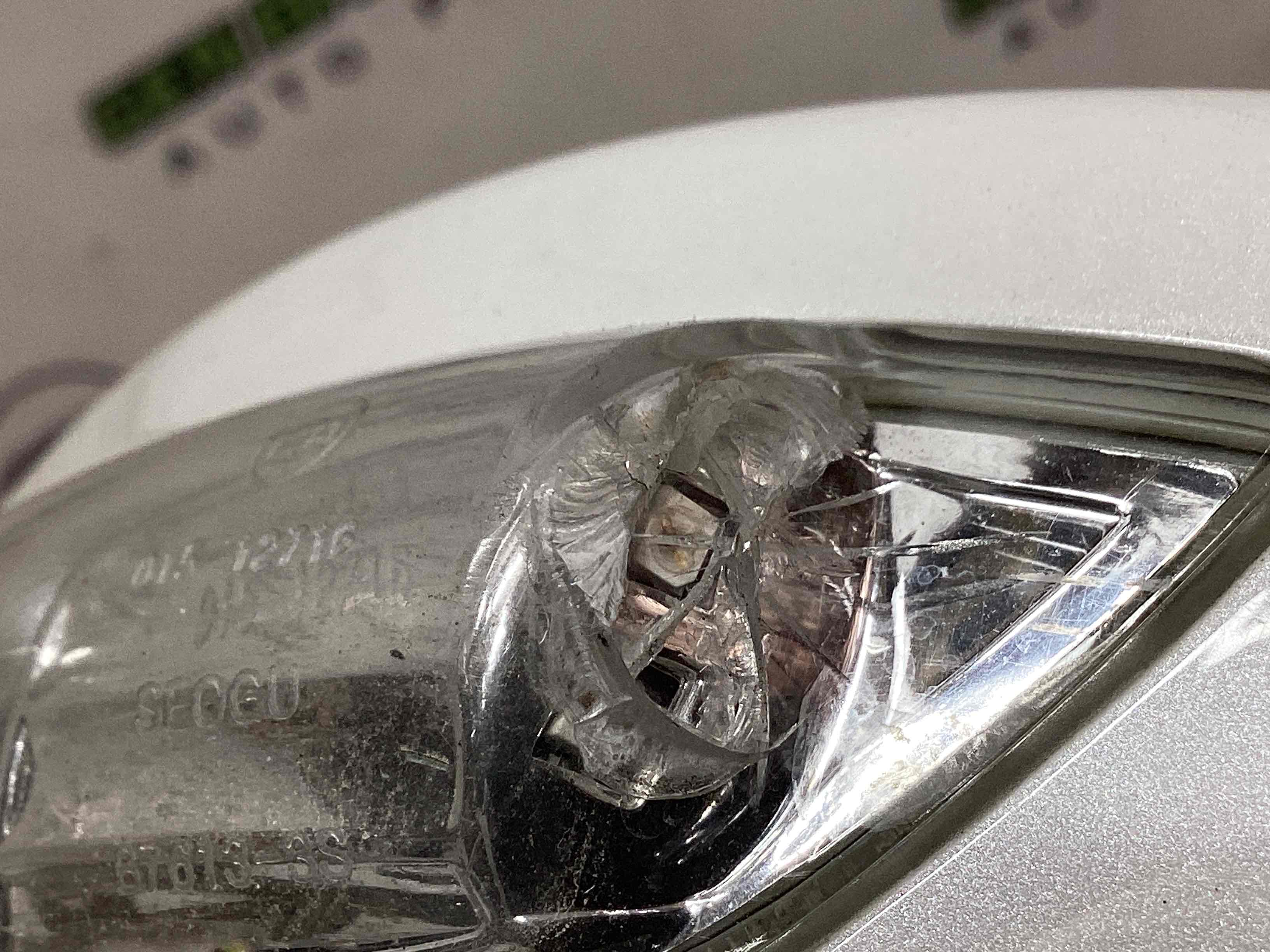 Дзеркало зовнішнє ліве