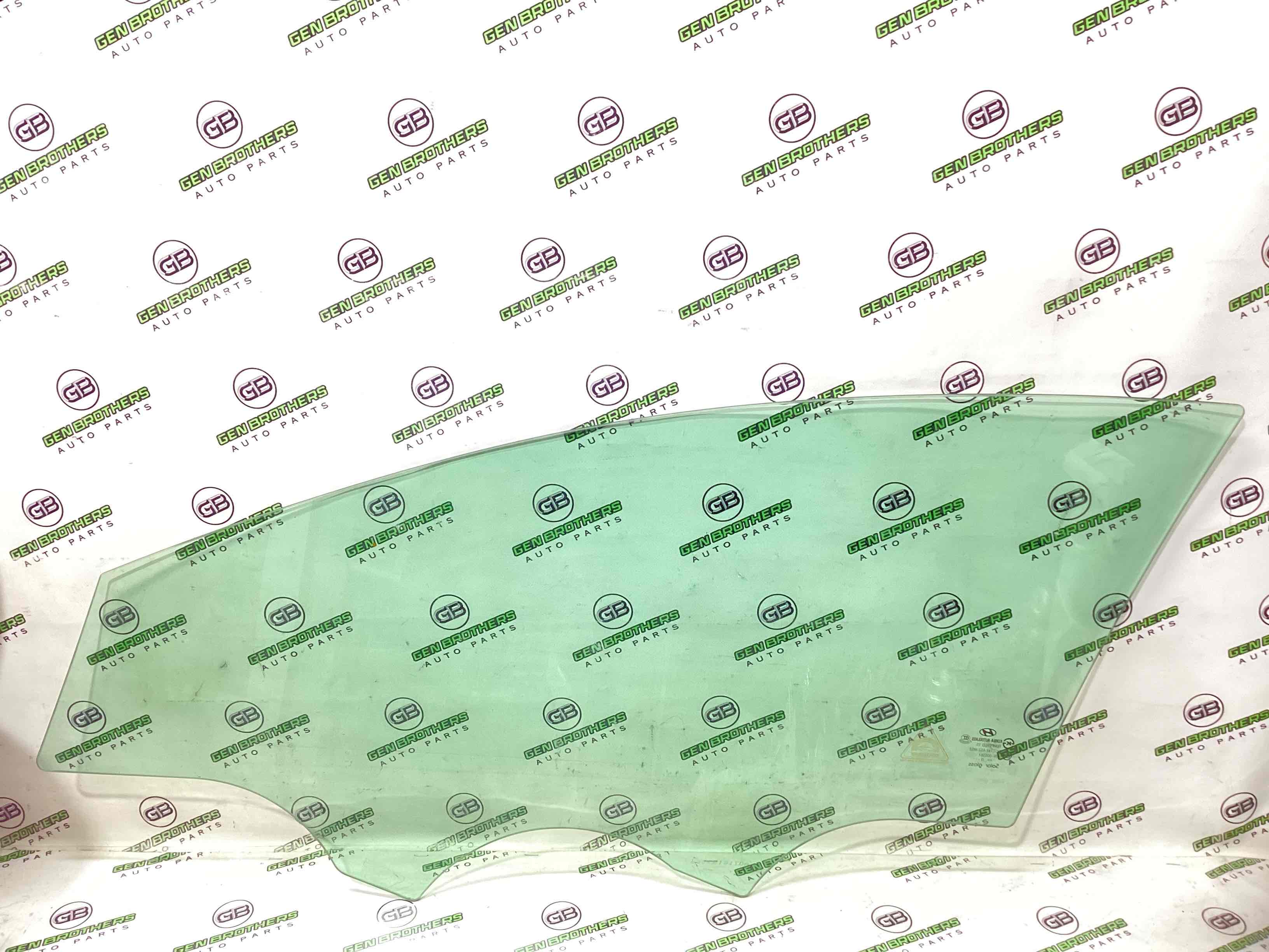 Скло переднє праве