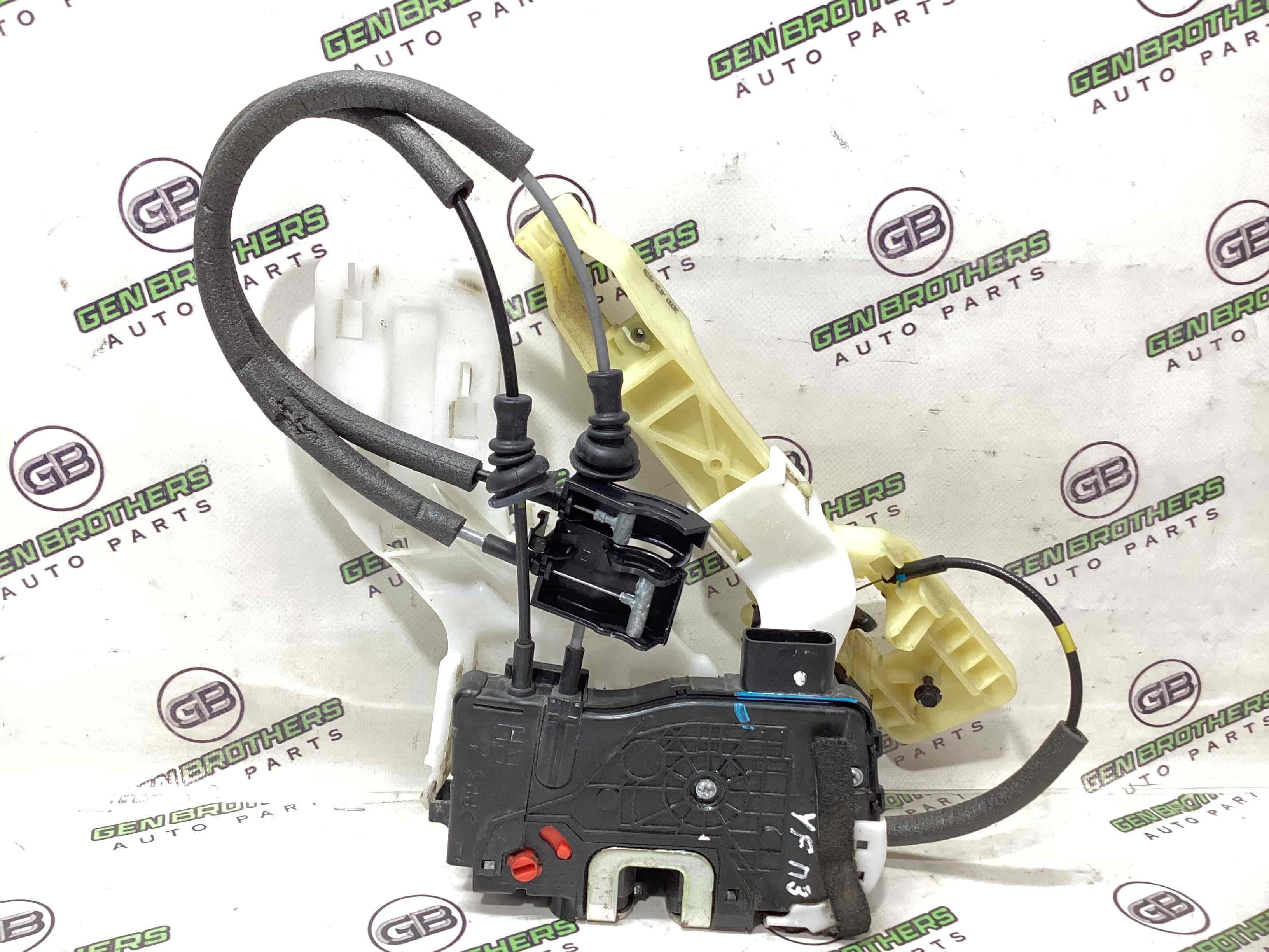 Замок дверей задньої правої