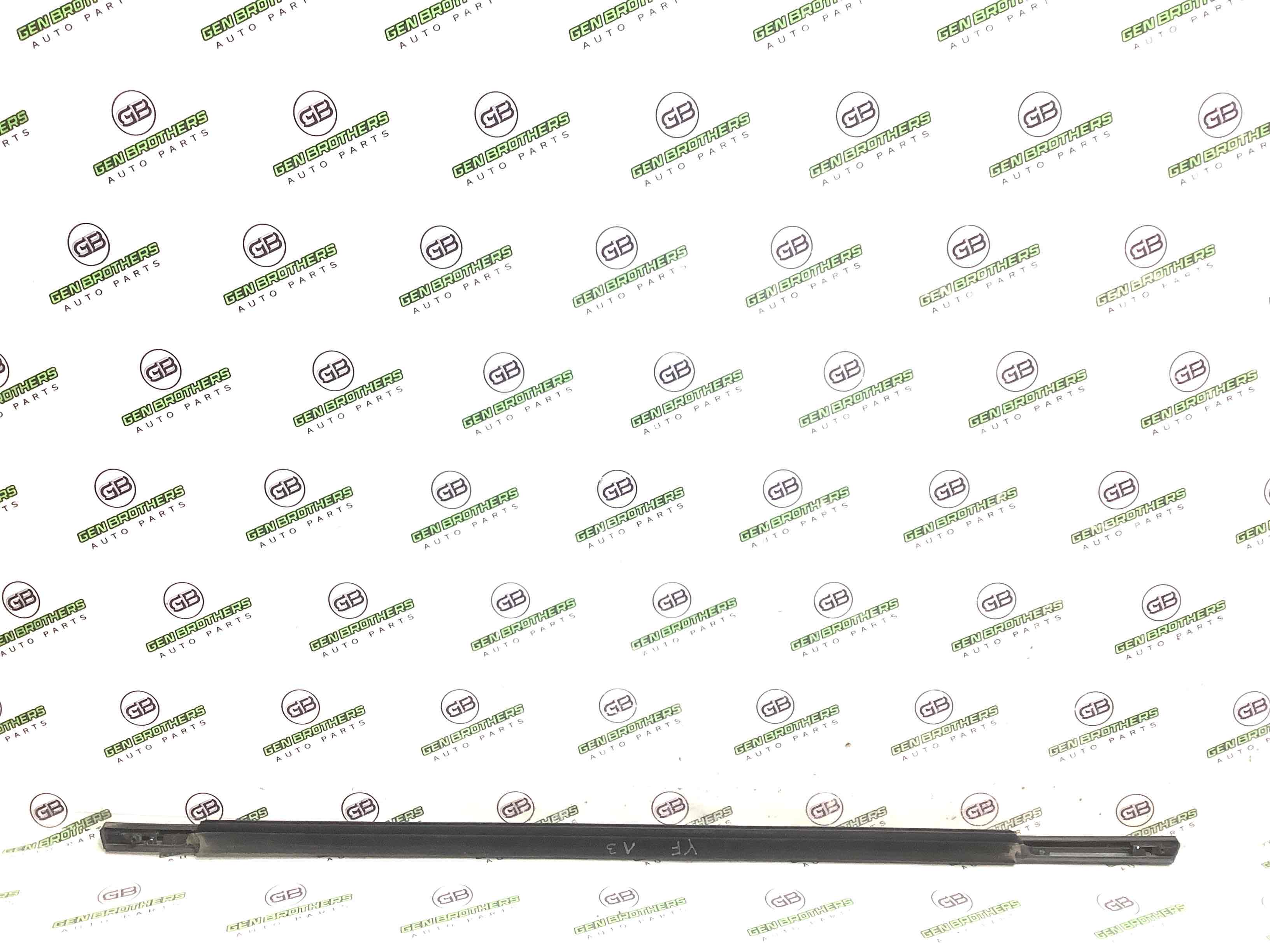 Молдинг двері задньої лівої