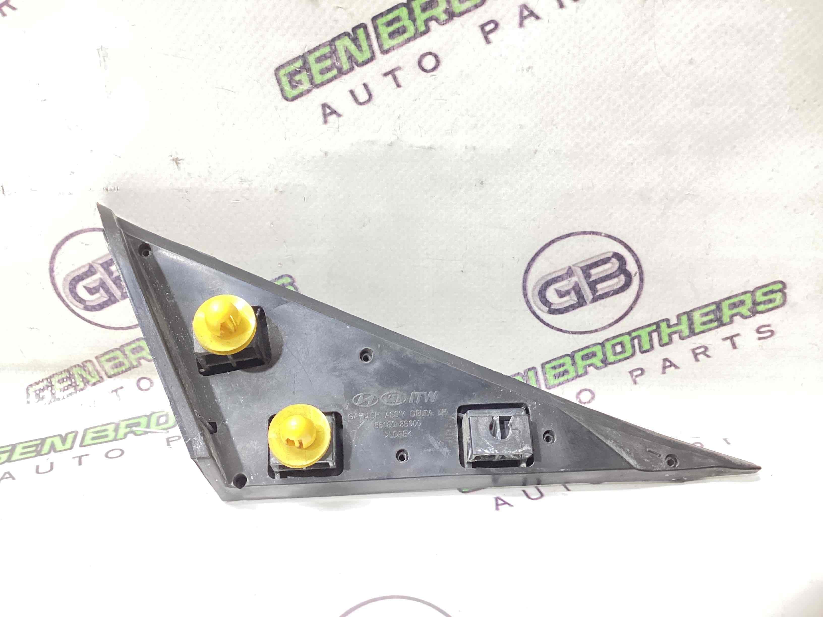 Корпус, накладка, кріплення лівого дзеркала