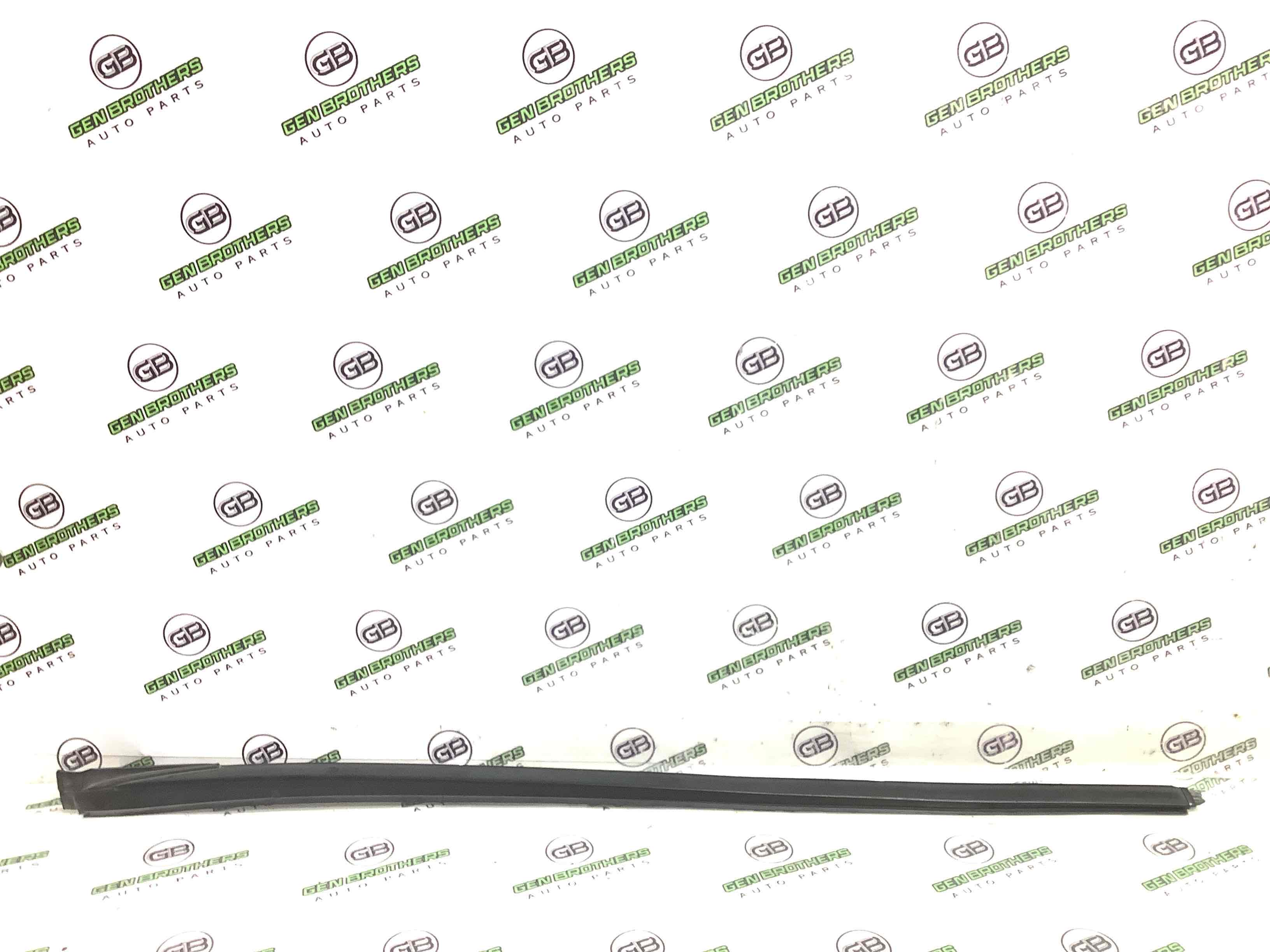 Молдинг лобового скла