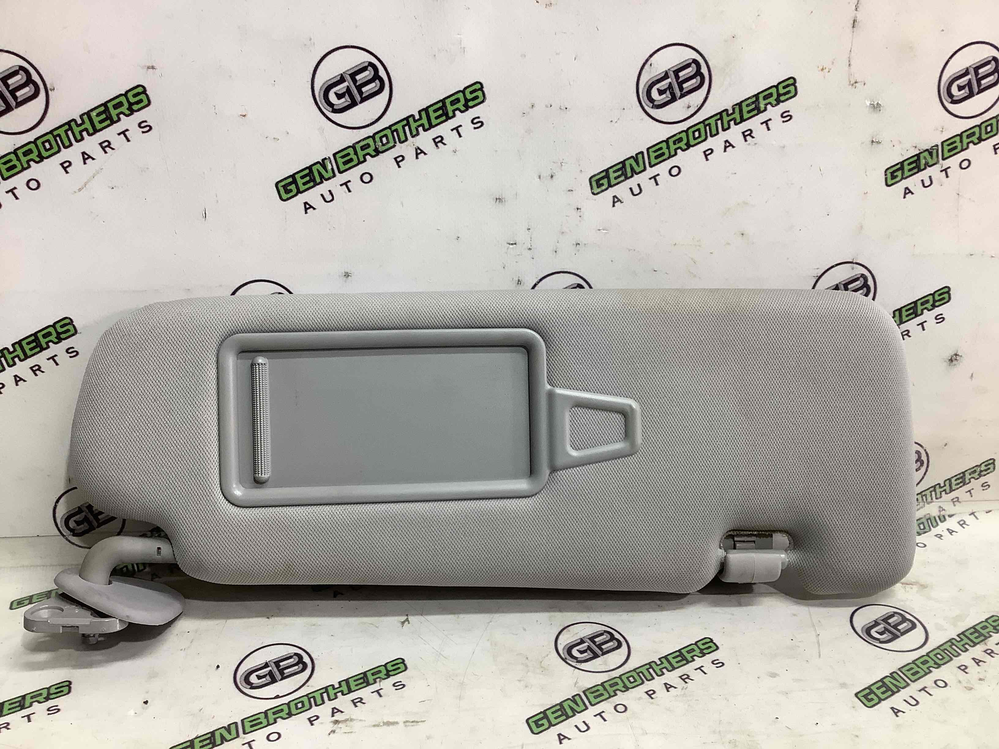 Козирок сонцезахисний