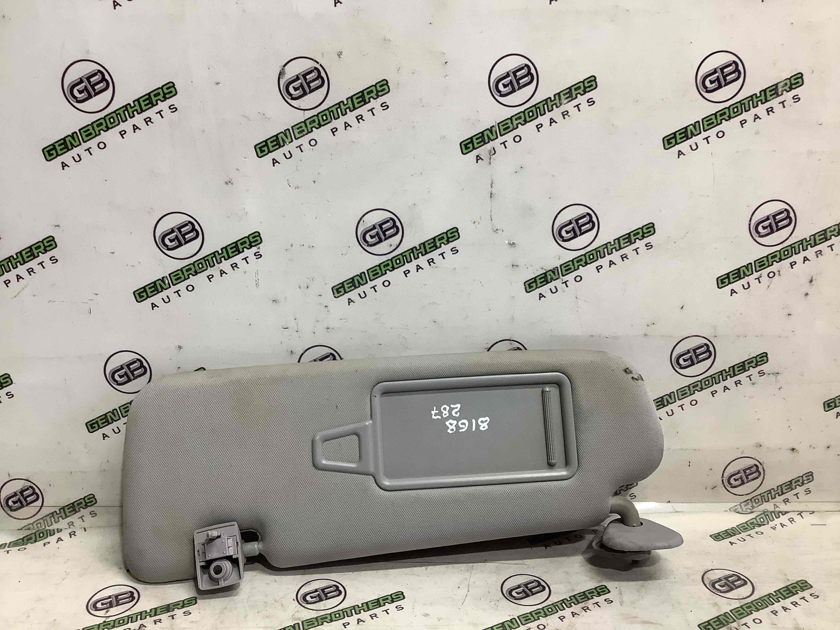 Козирок сонцезахисний