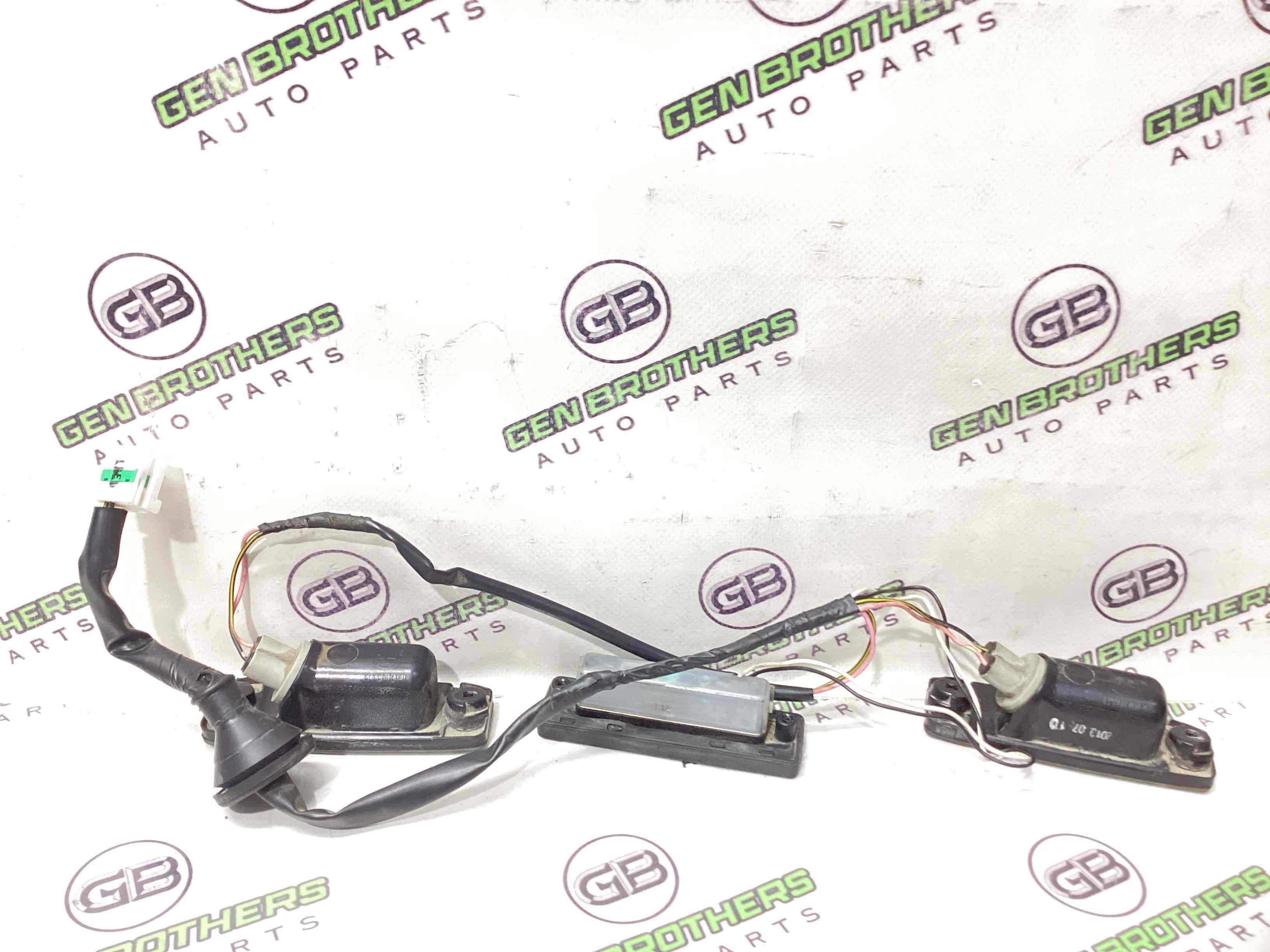 Кнопка відкриття багажника