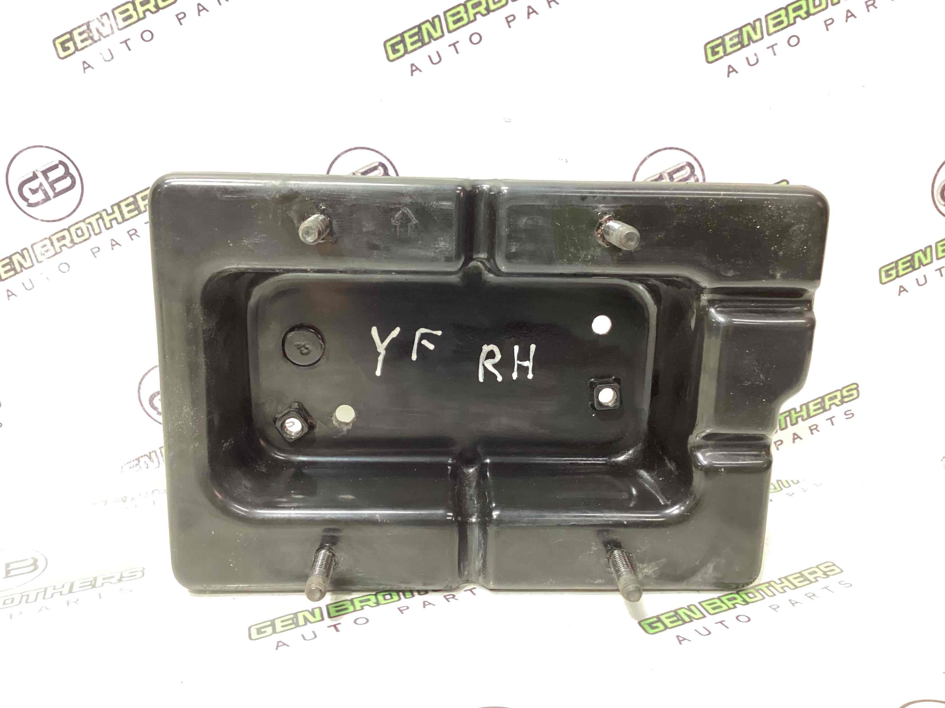 Кронштейн підсилювача бампера