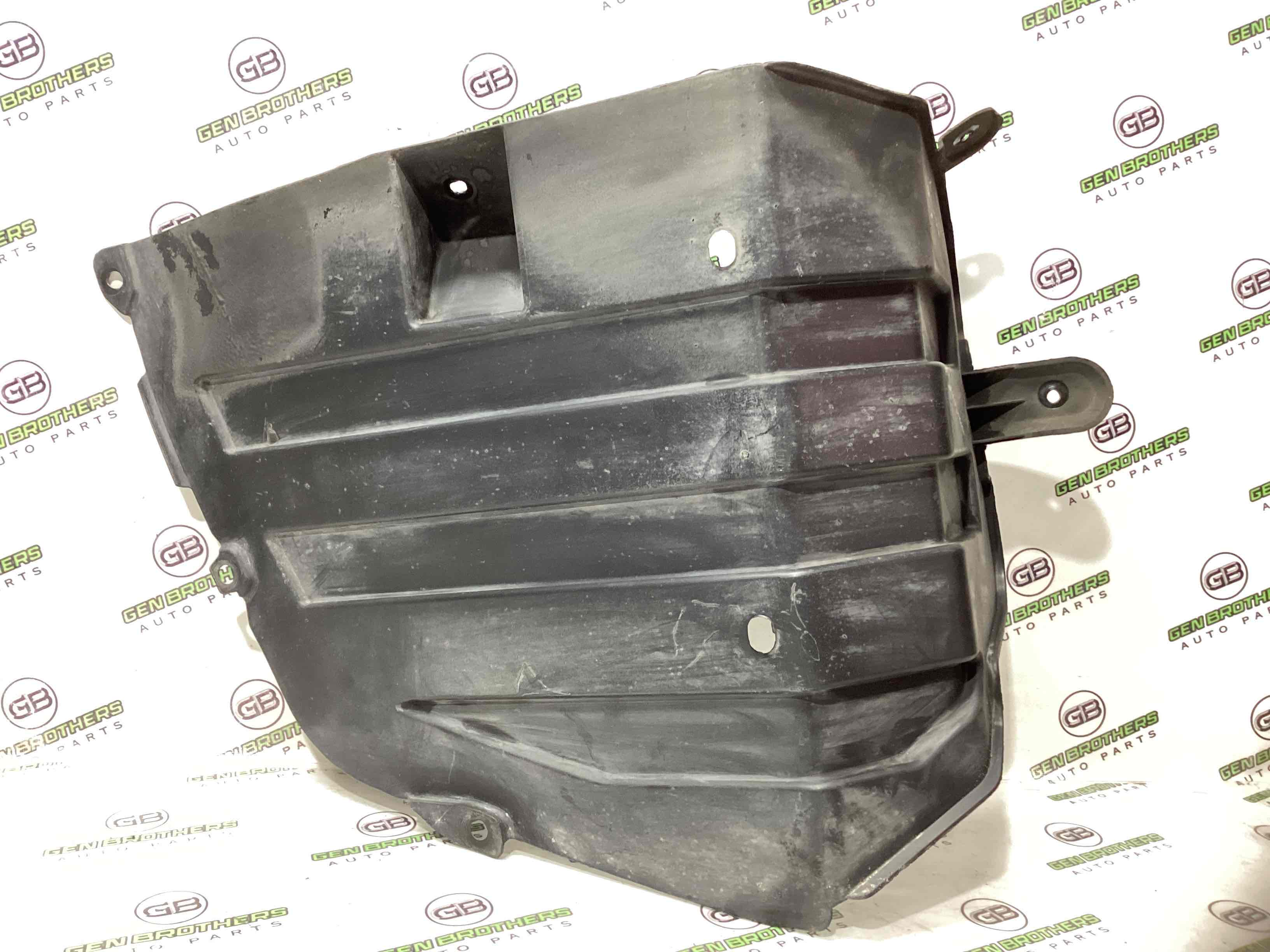 Захист заднього бампера