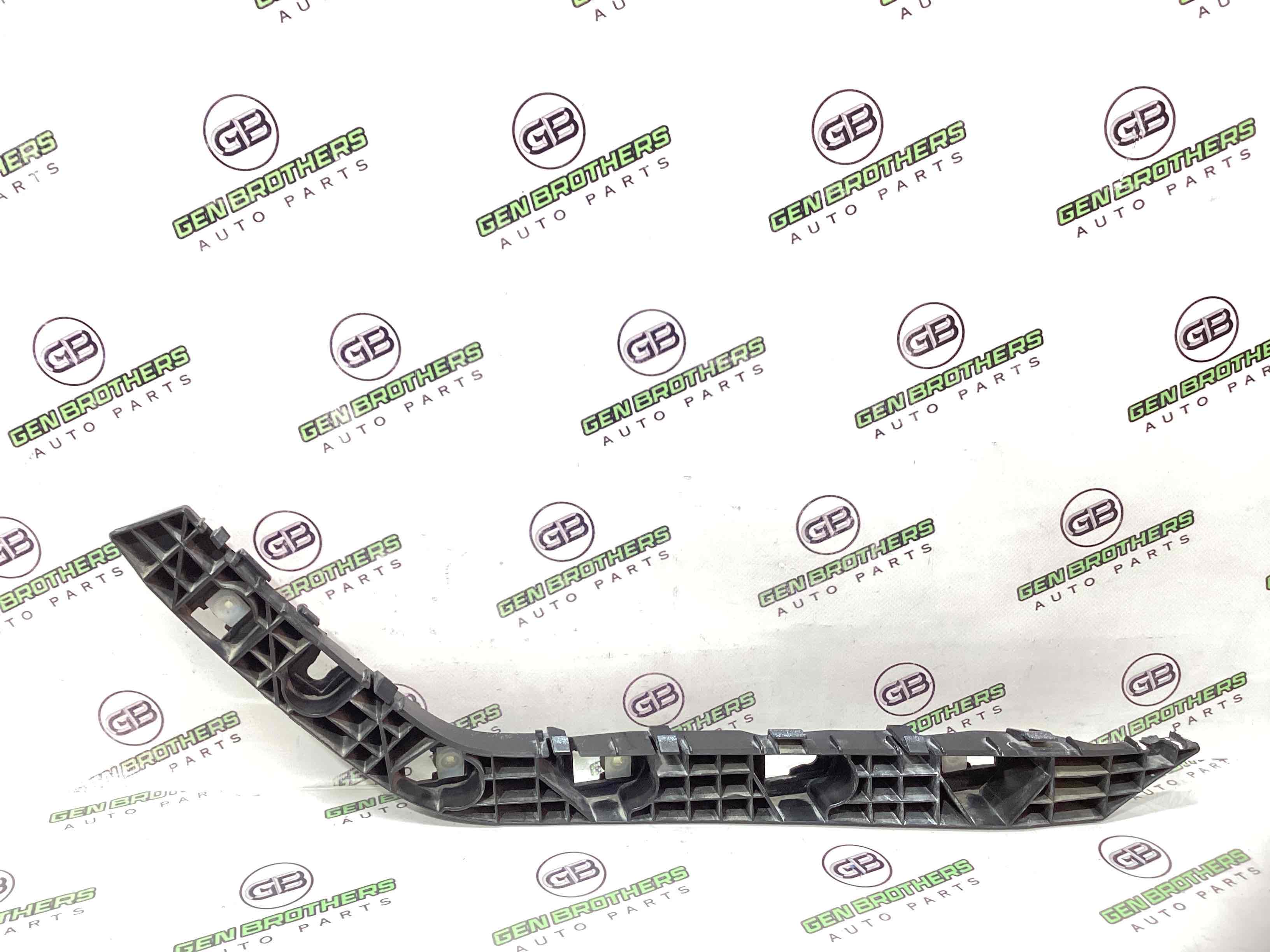 Кріплення заднього бампера праве