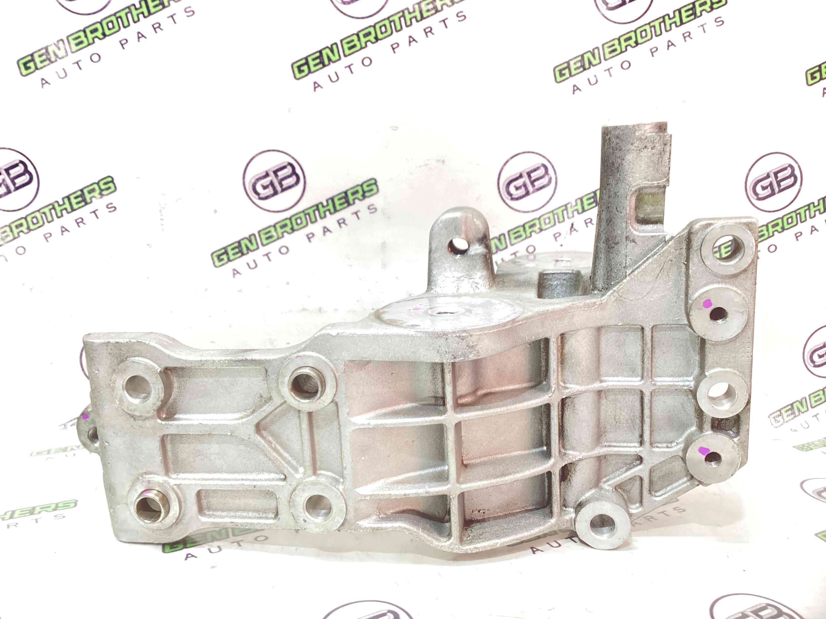 Генератор, кронштейн генератора