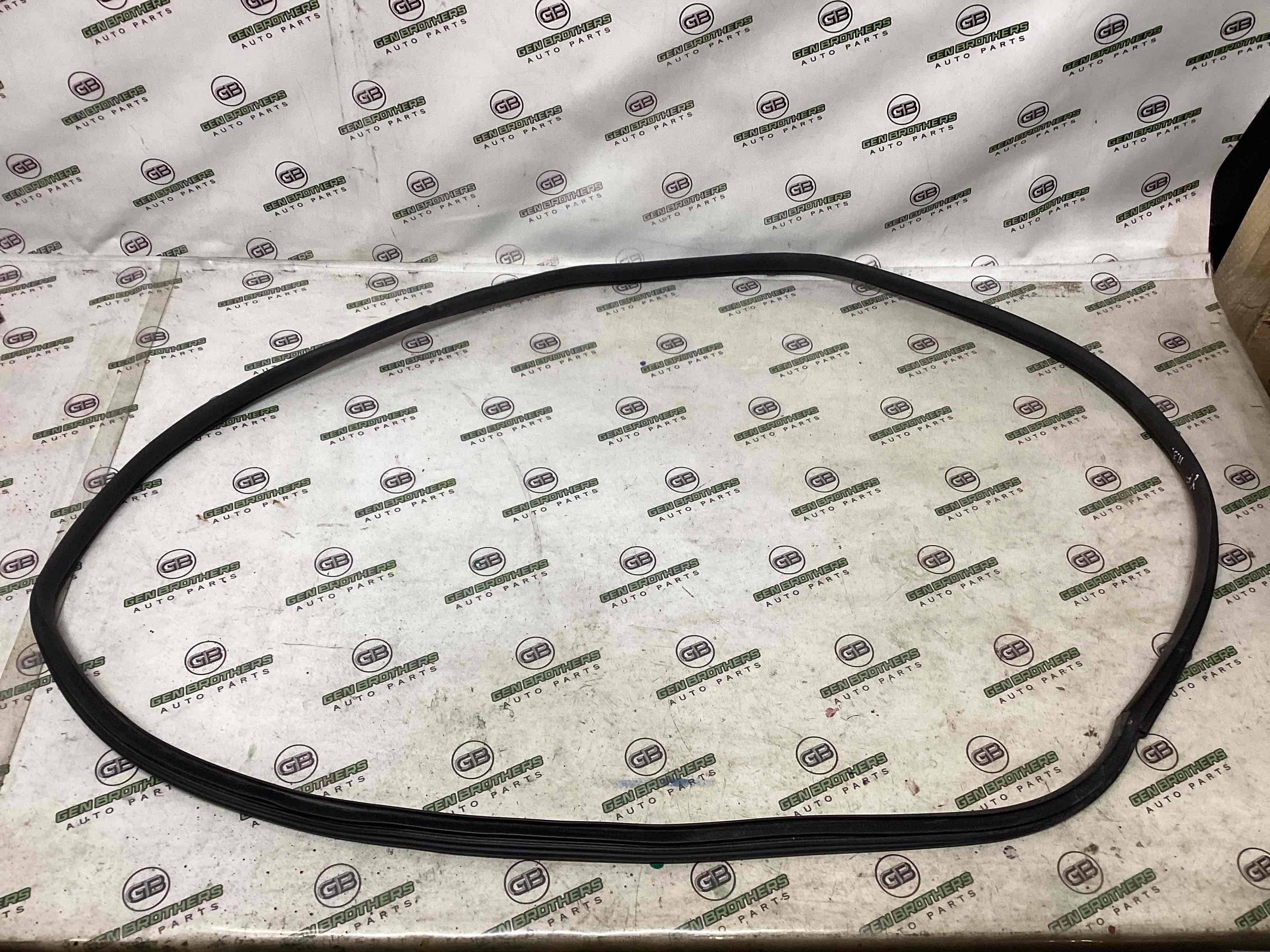 Ущільнювач скла, двері