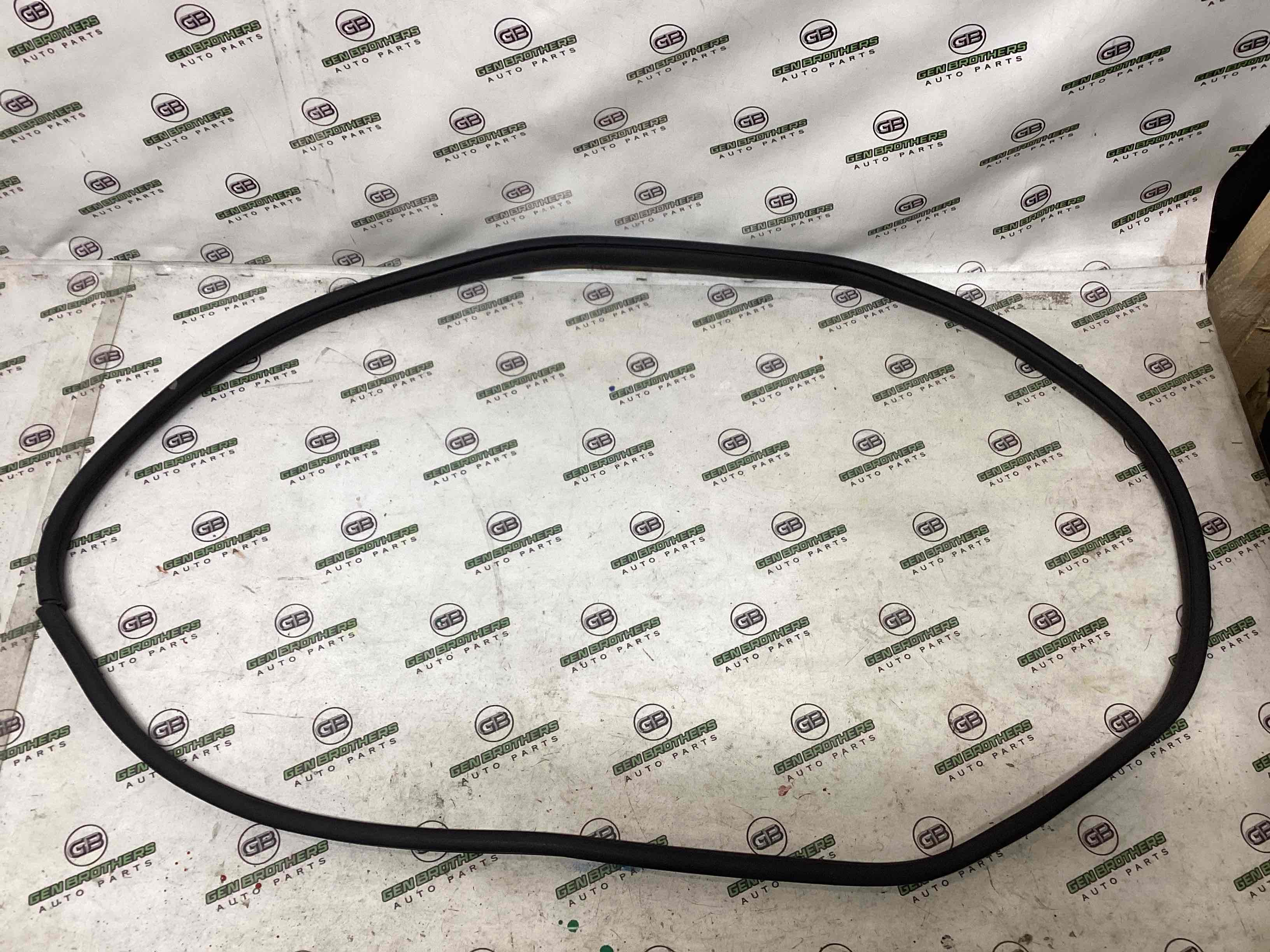 Ущільнювач скла, двері