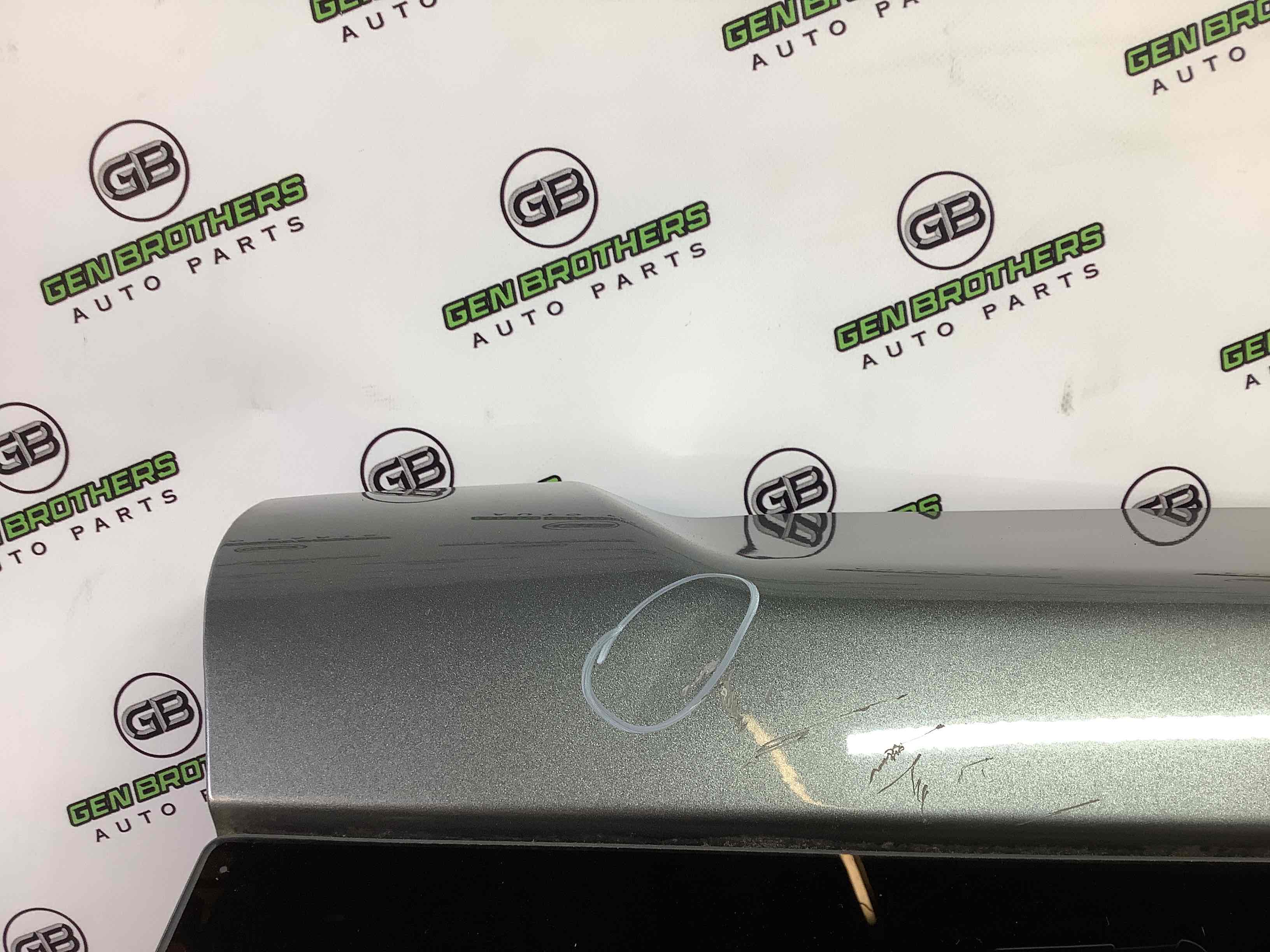 Кришка багажника, двері багажника