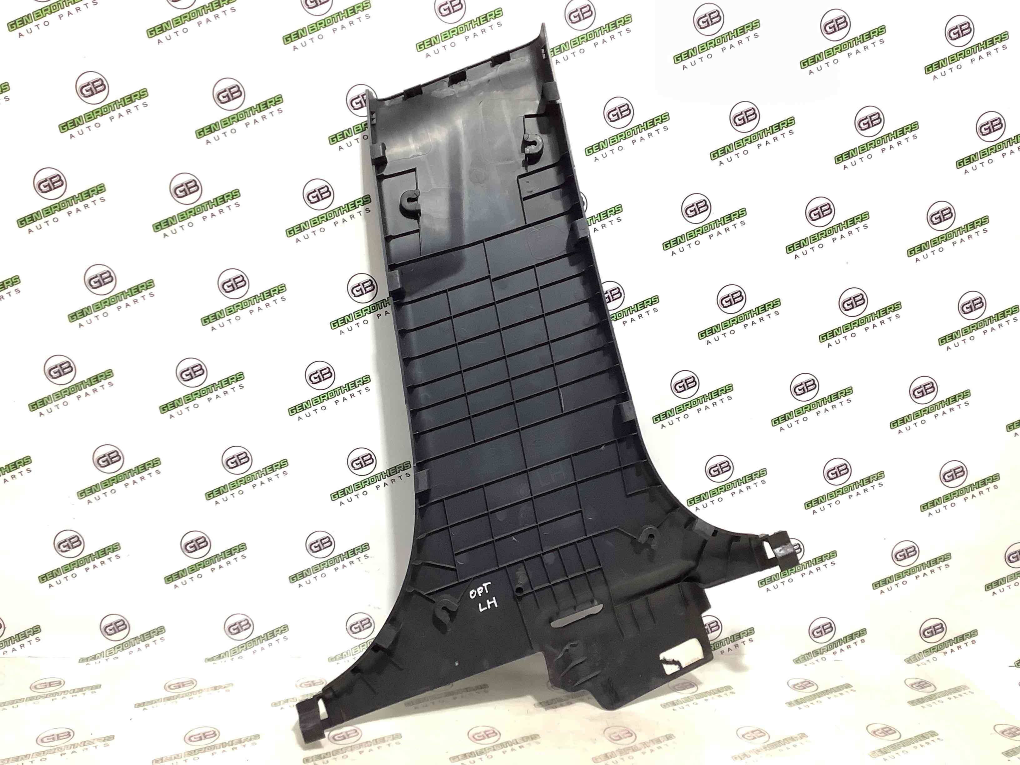 Обшивка центральної стійки ліва