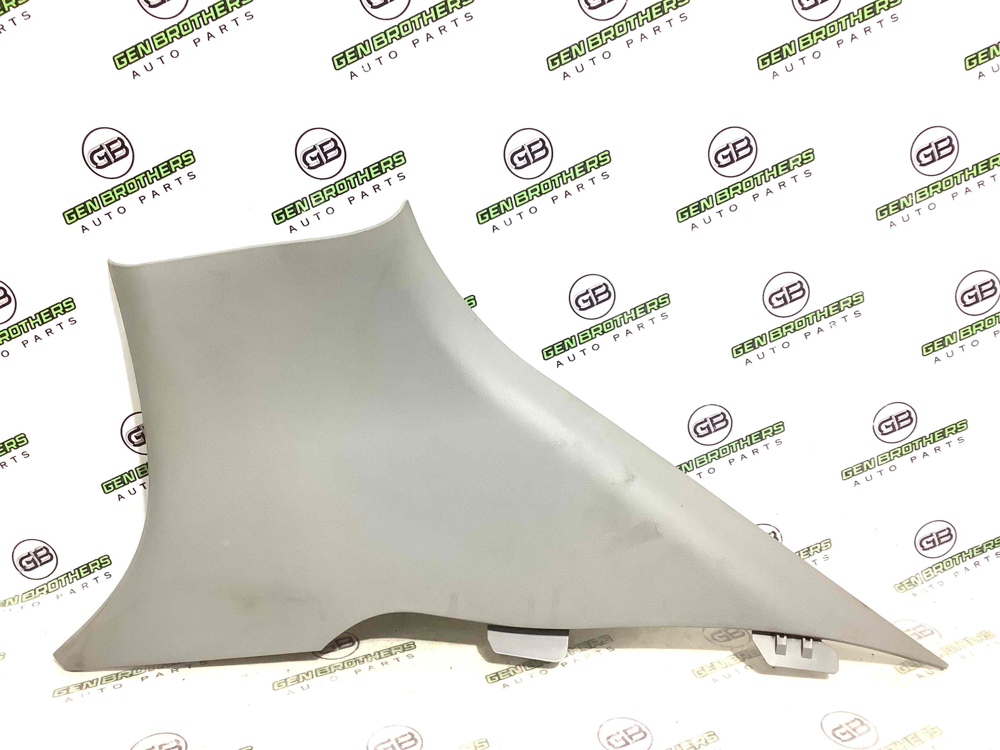 Обшивка задньої стійки права