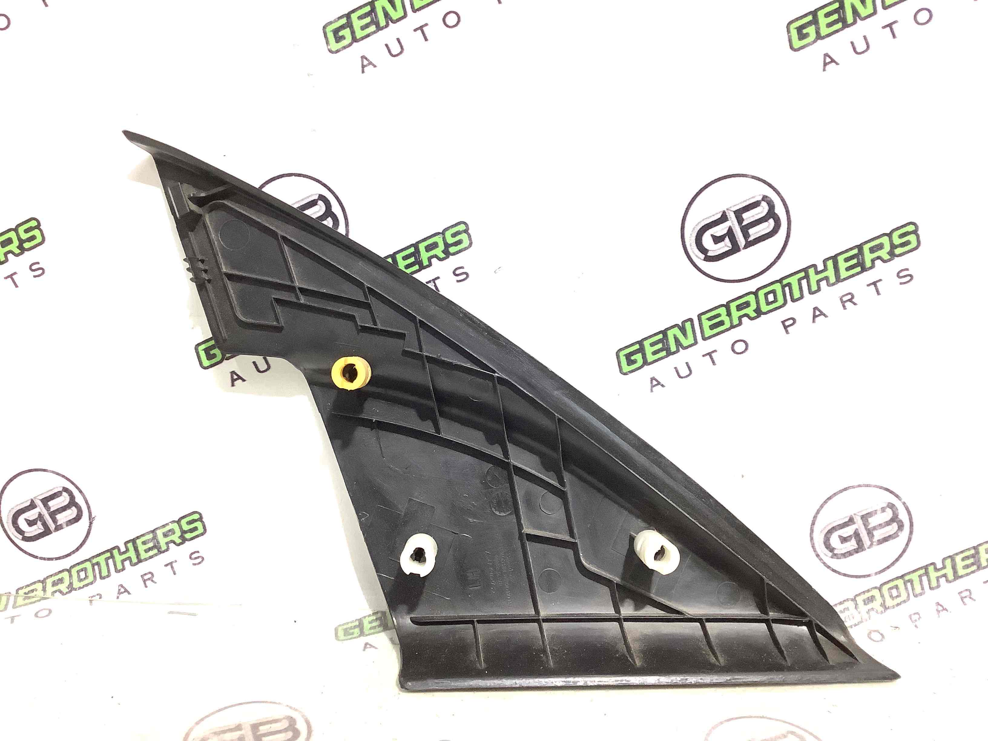 Корпус, накладка, кріплення лівого дзеркала