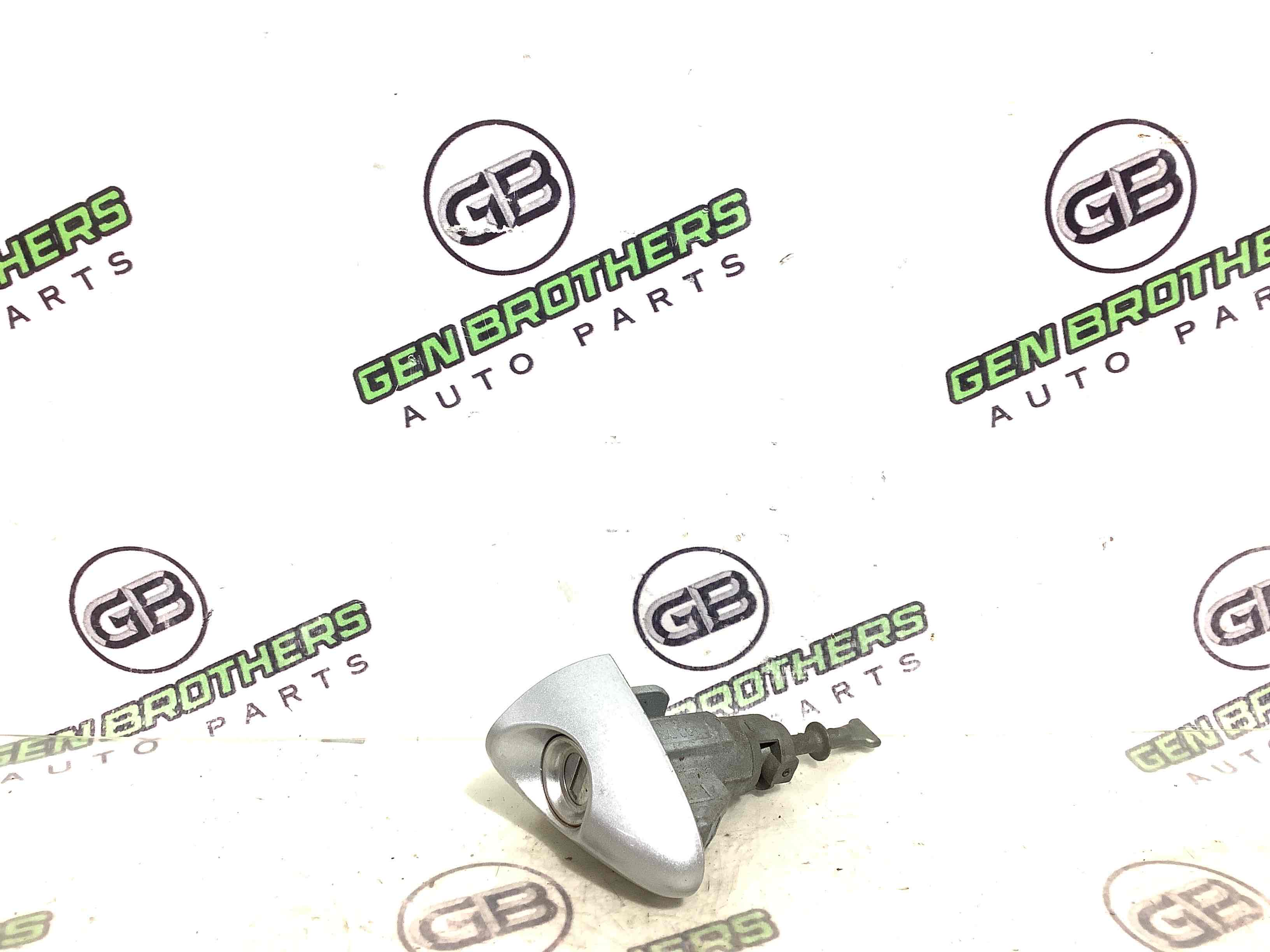 Заглушка ручки дверей