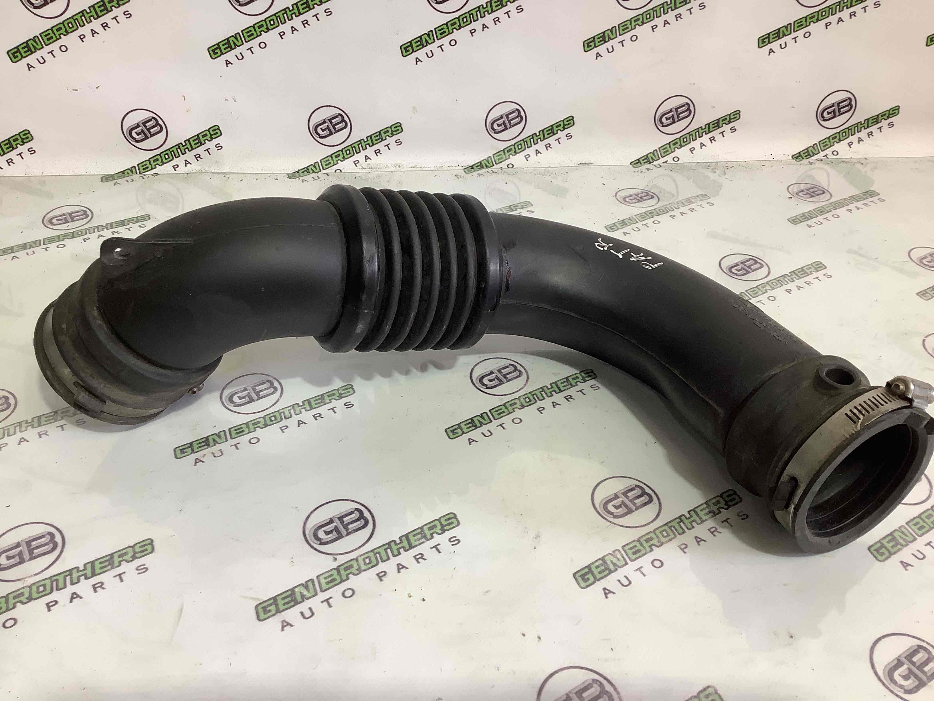 Патрубок повітряного фільтра