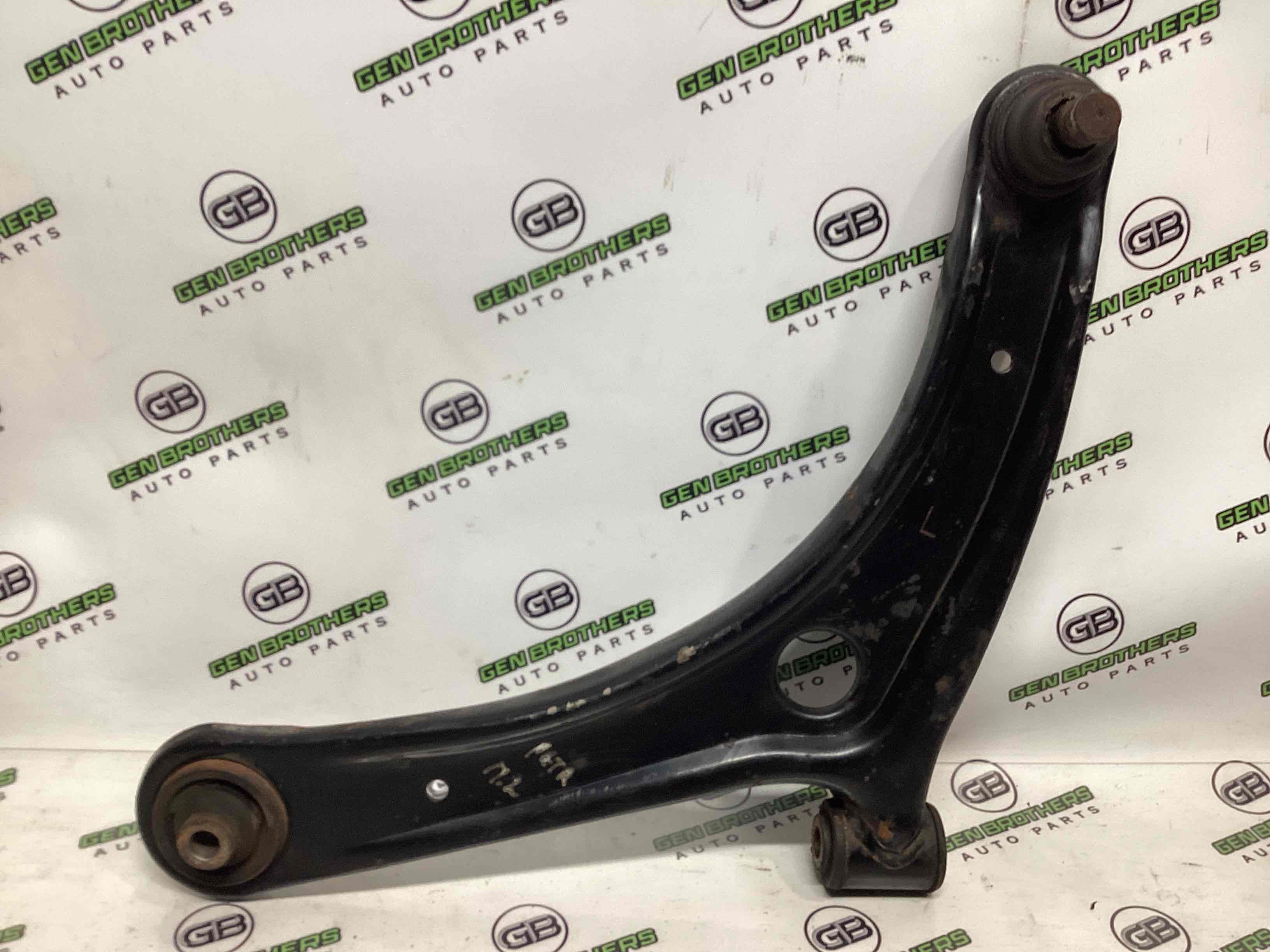 Важіль передній лівий