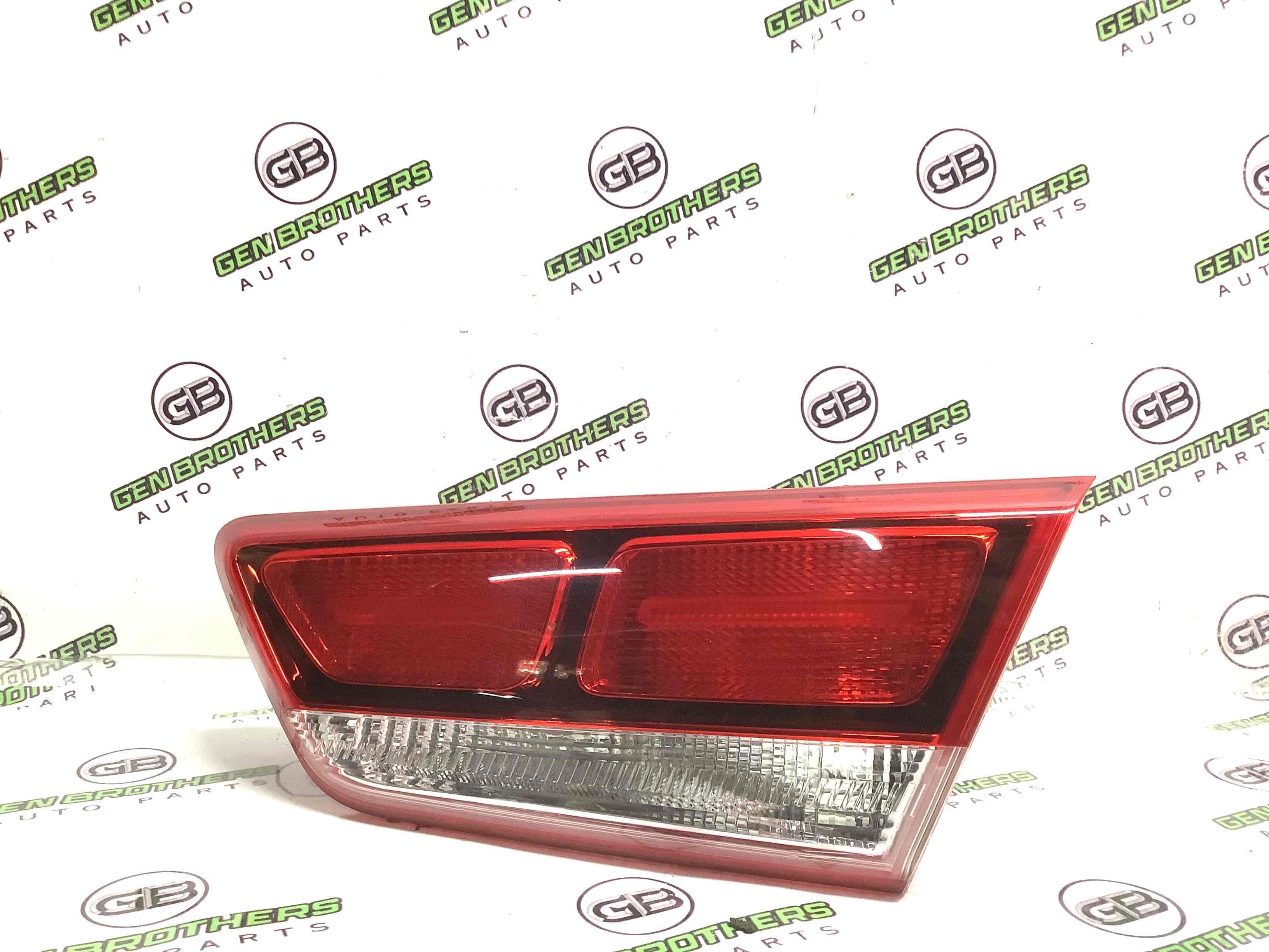 Фонарь задний правый