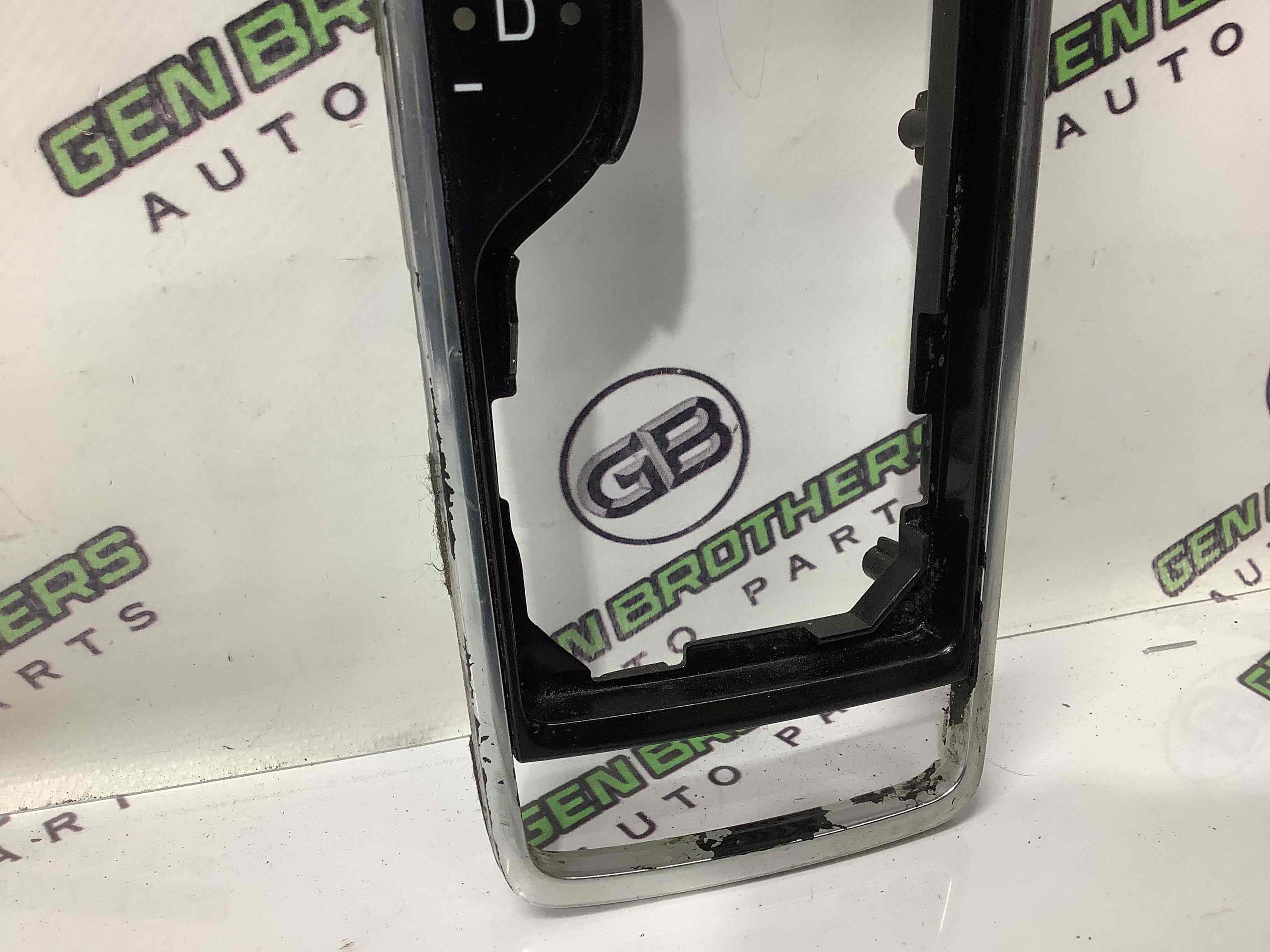 Отделка центральной консоли