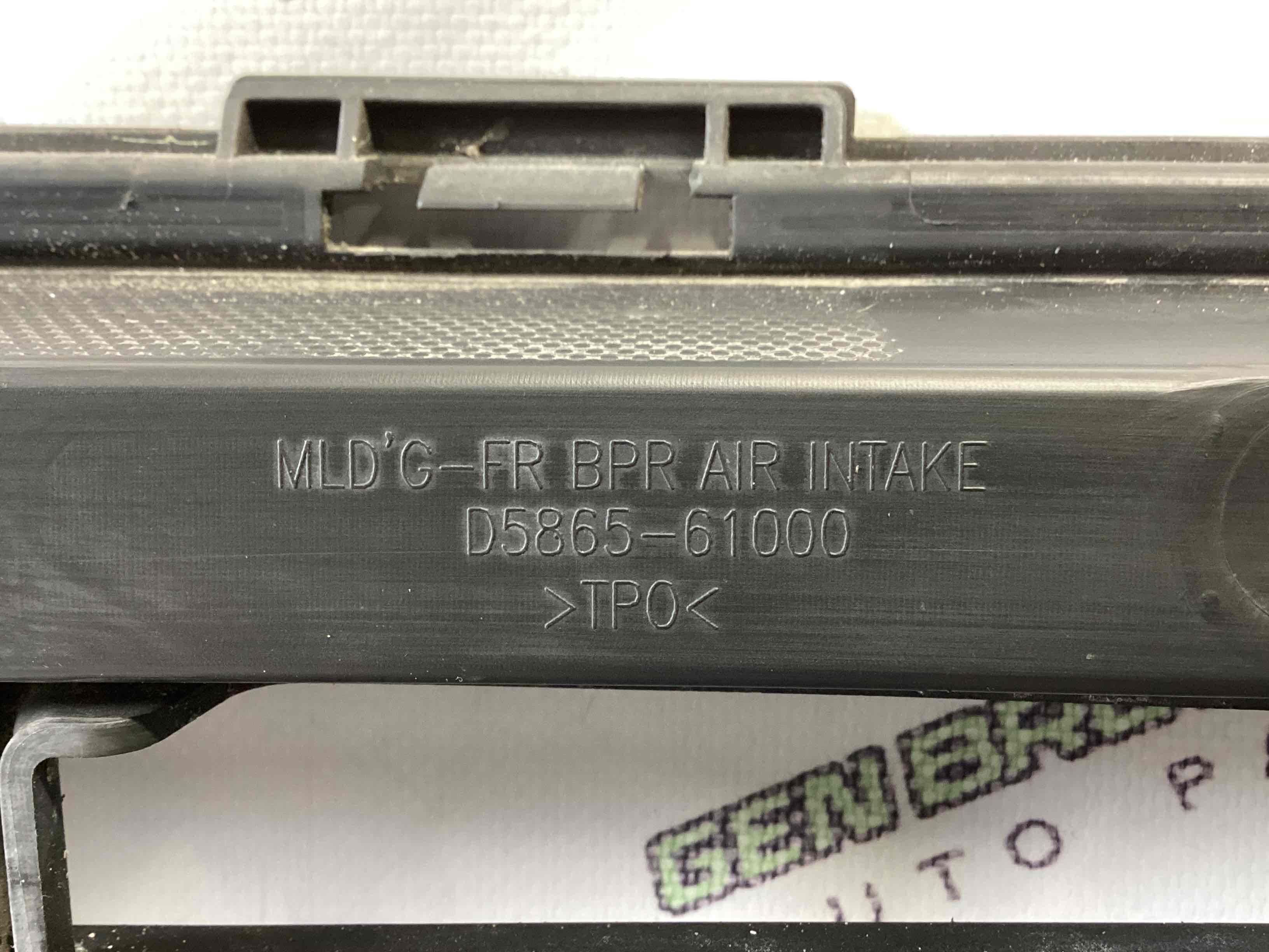 Заглушка, вставка решетка в бампер