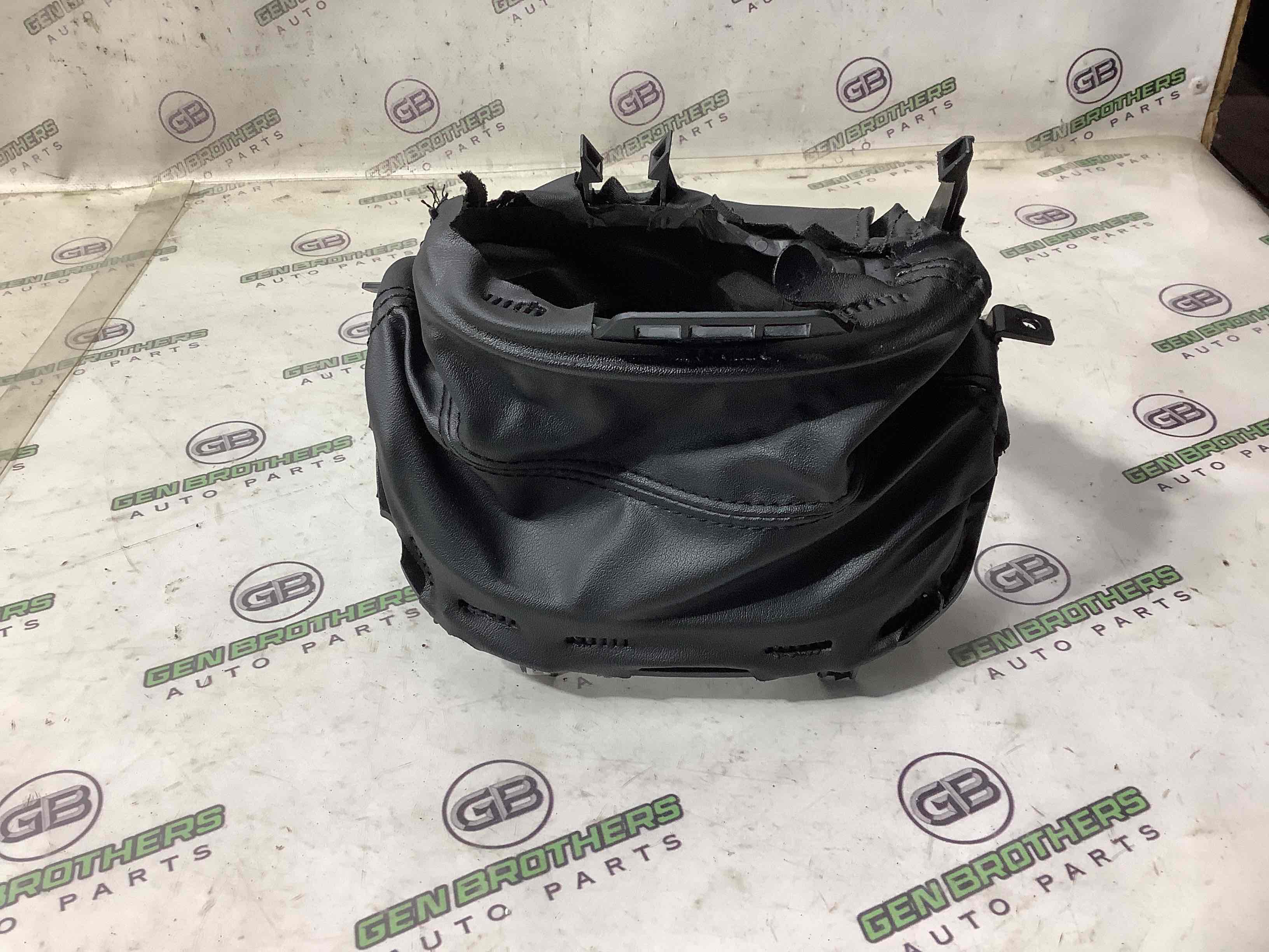 Оздоблення керма та кермової колонки