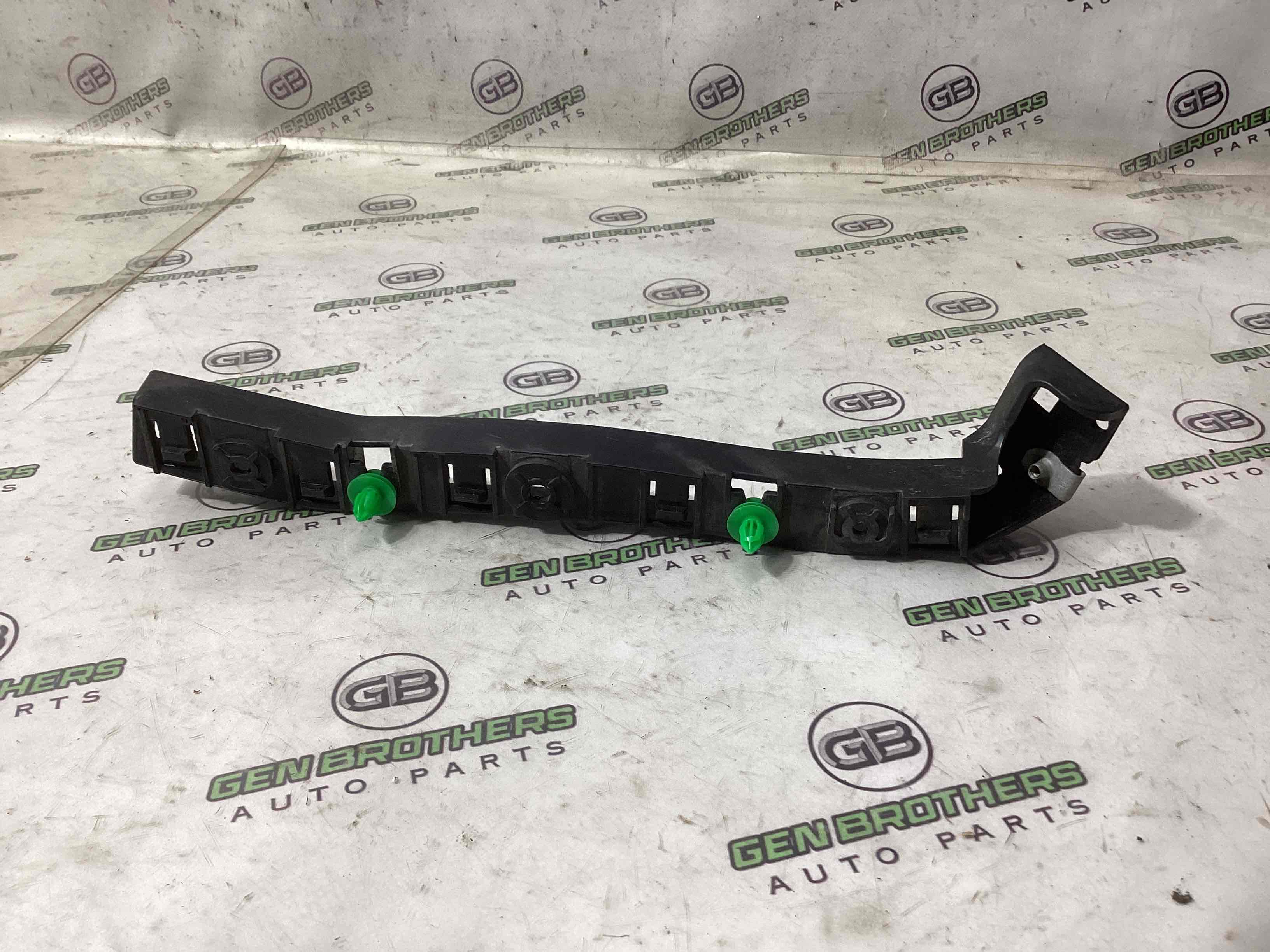 Кріплення заднього бампера ліве