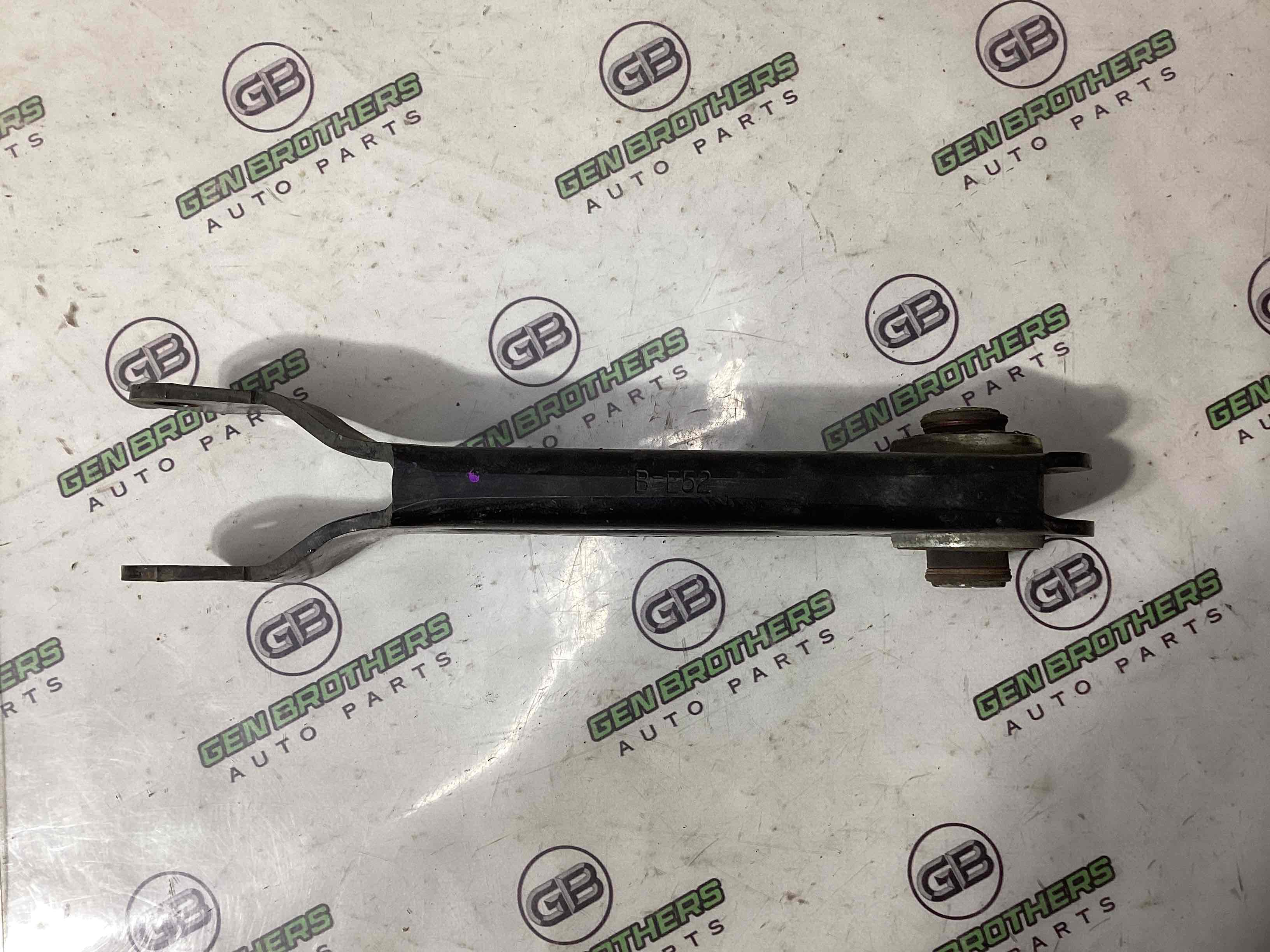 Важіль задній лівий