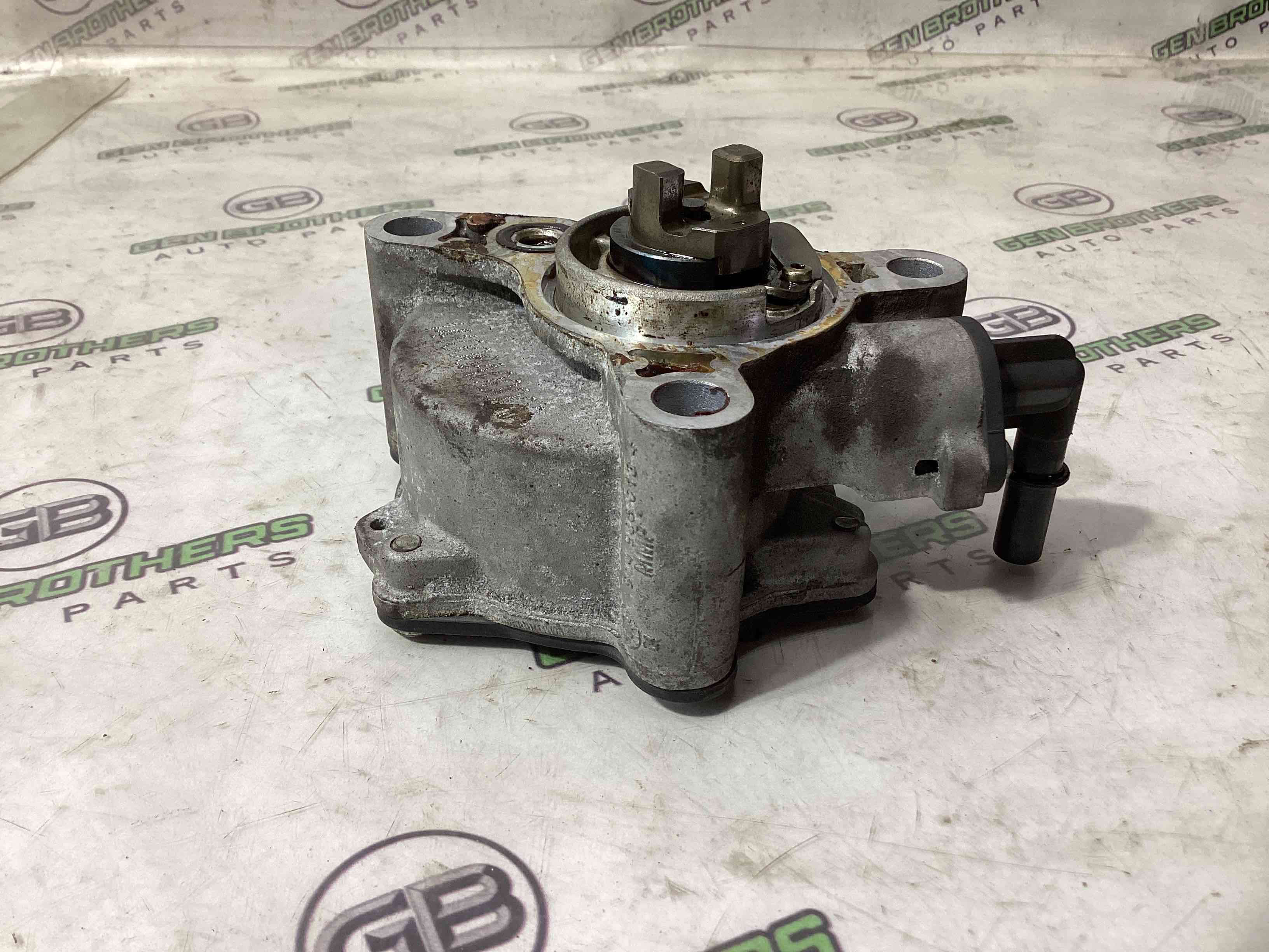 Насос вакуумний