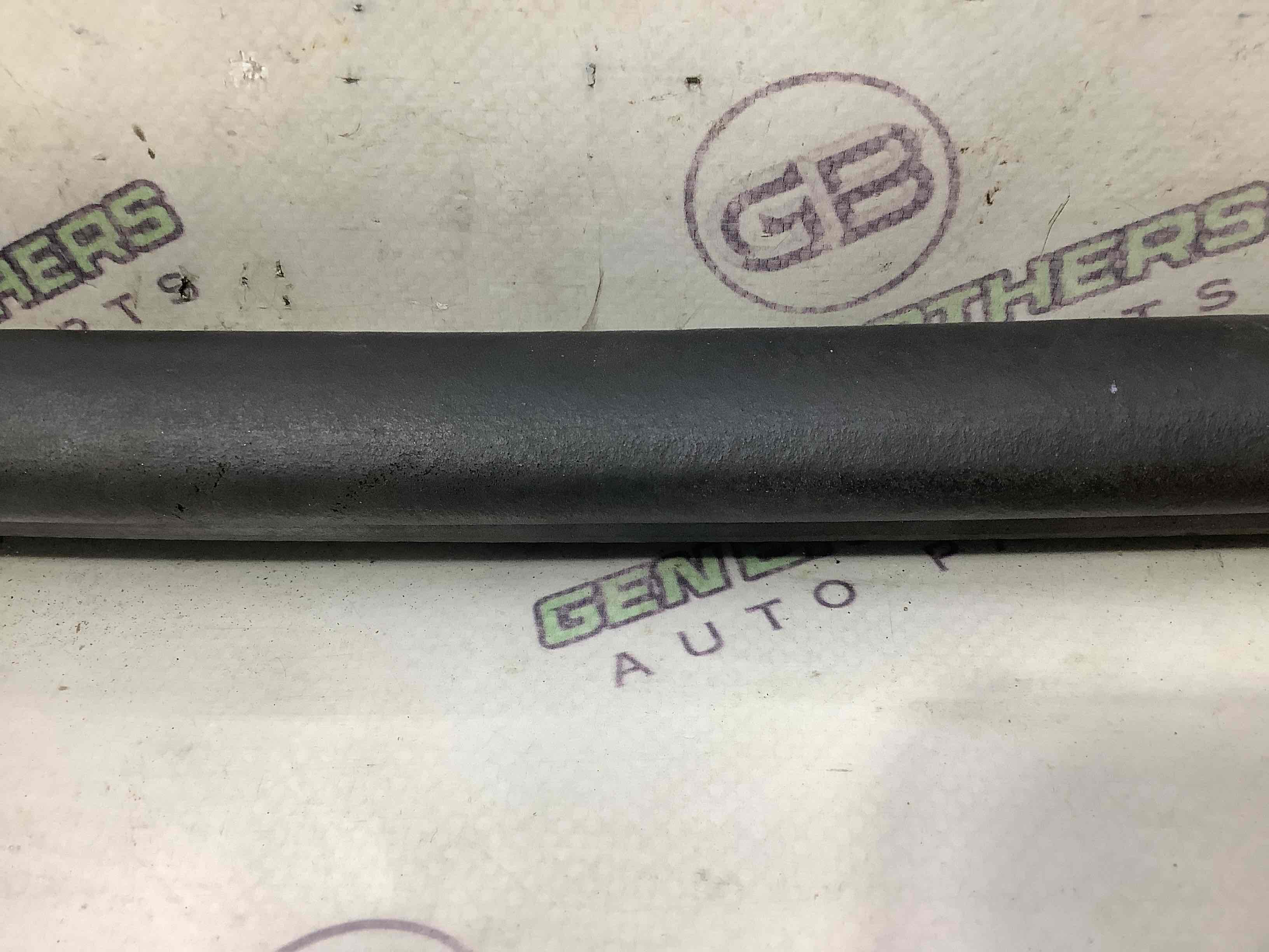 Ущільнювач скла, двері