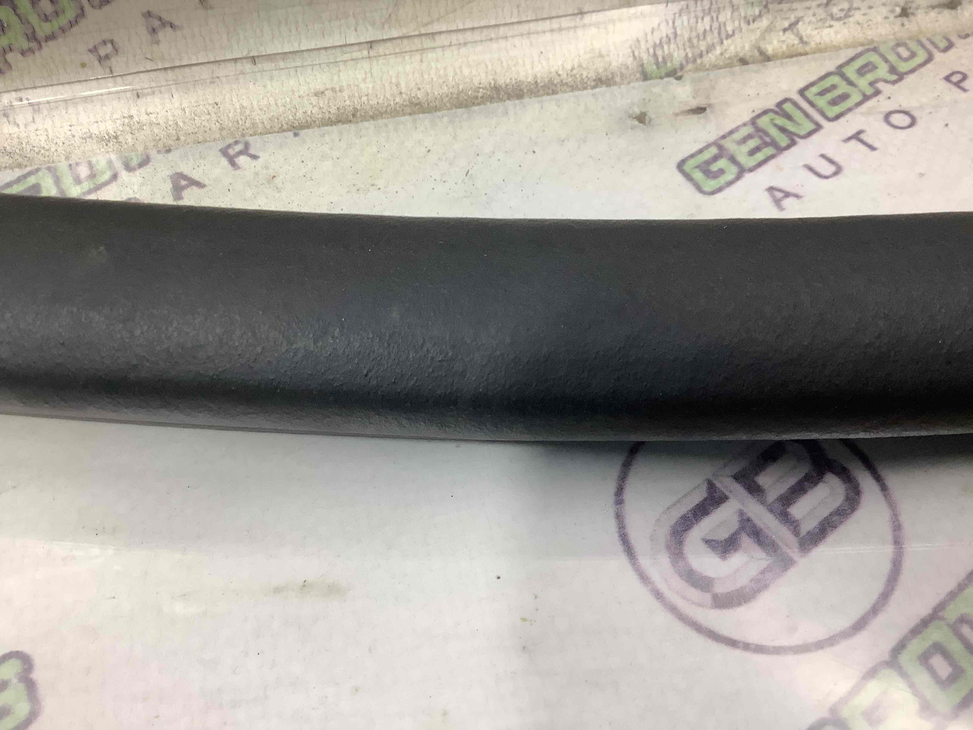 Ущільнювач скла, двері