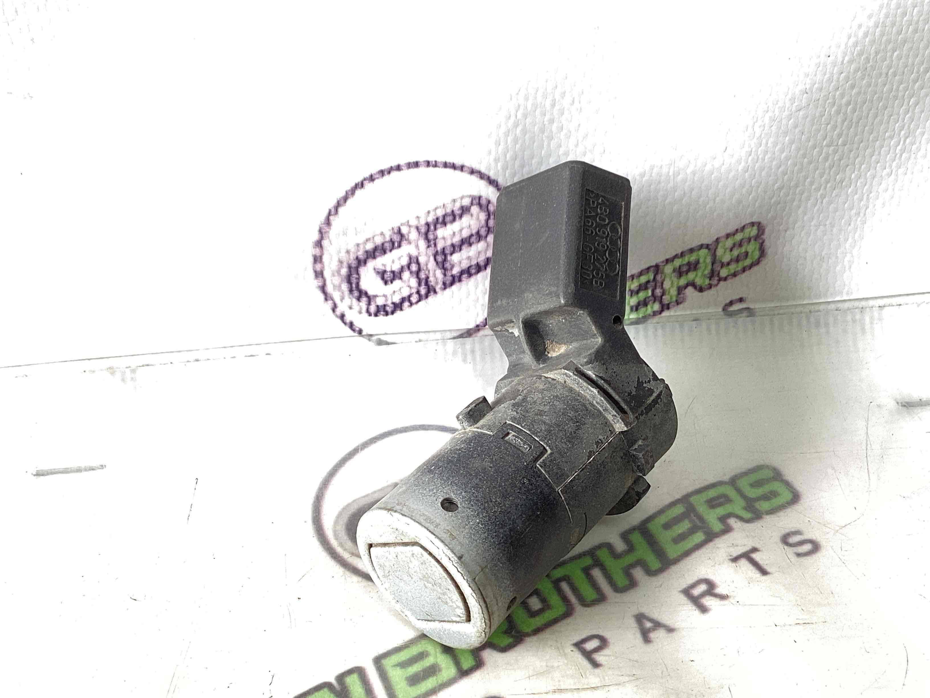 Парктронік, кріплення, корпус