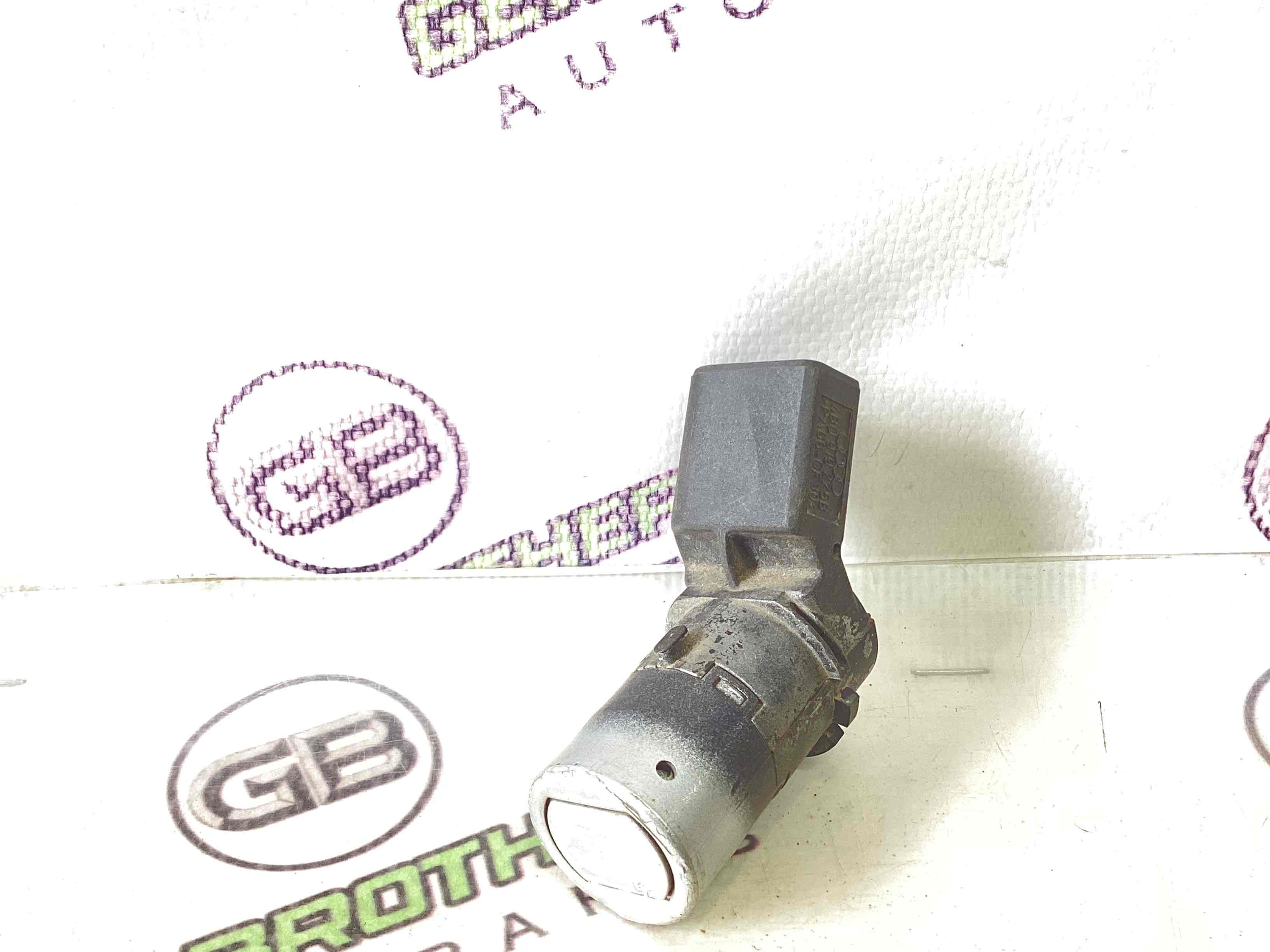 Парктронік, кріплення, корпус